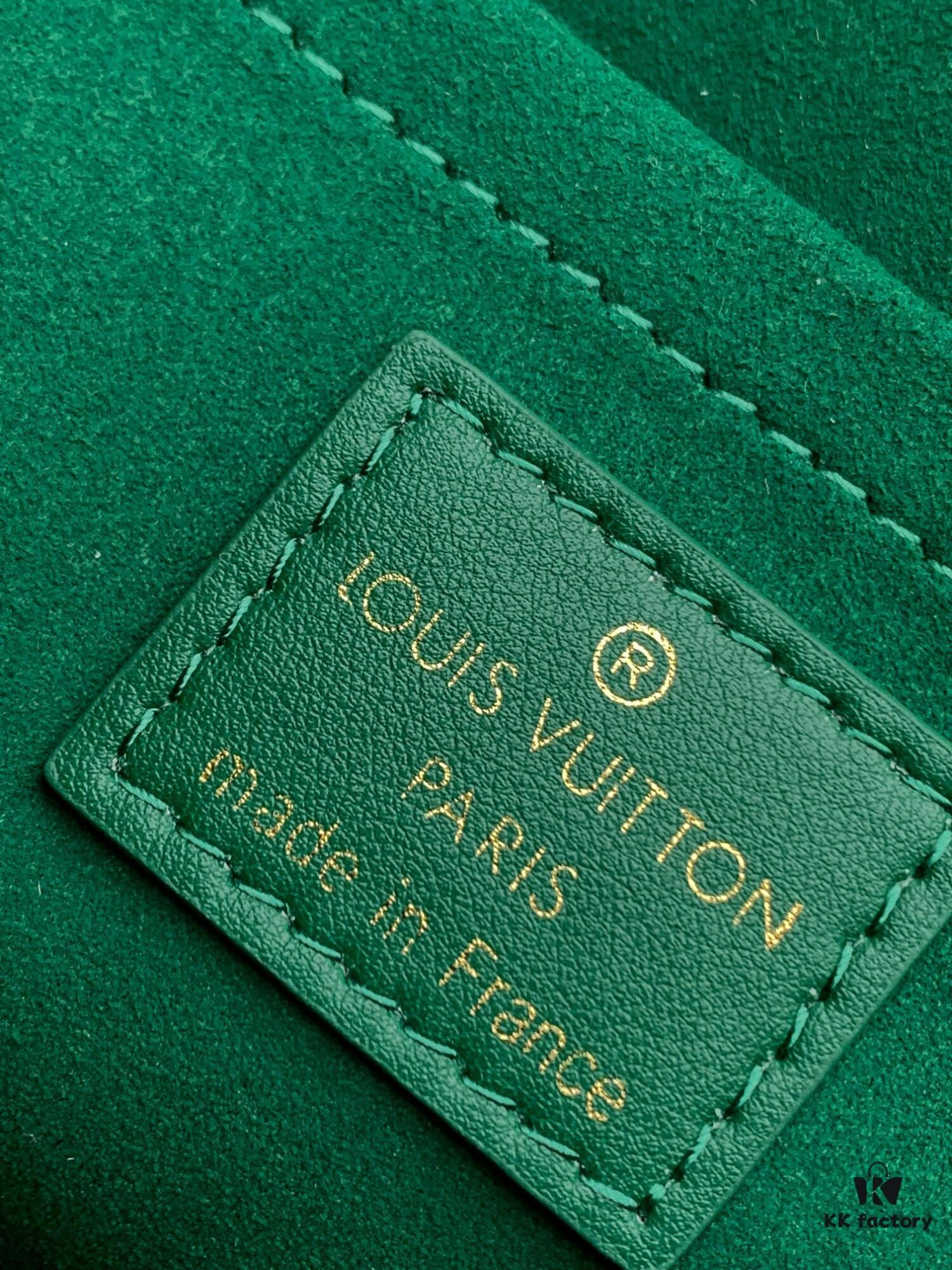 LV NEW WAVE Chain Bag V-Quilting Handbag M58664 Green 58552 Black 58552 Apricot Yellow 58549 White 58550 Coffee 58664 Green 58553 Rose Red