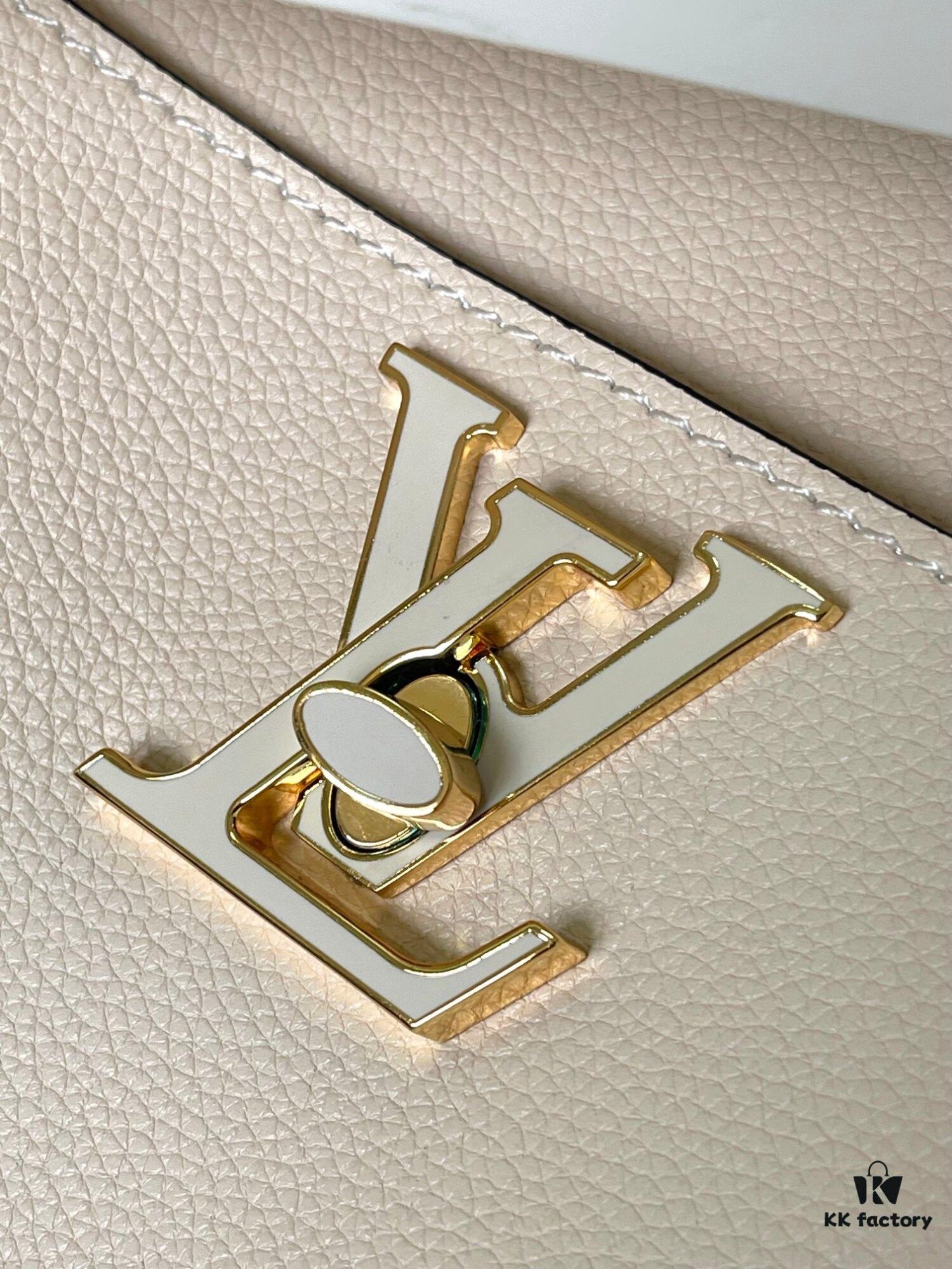 Haivan Official Solo Real Shot Full Leather Bucket Bag Chain Bag Series Lock and Walk Handbag M24006 Black M24638 White M24165 Brown