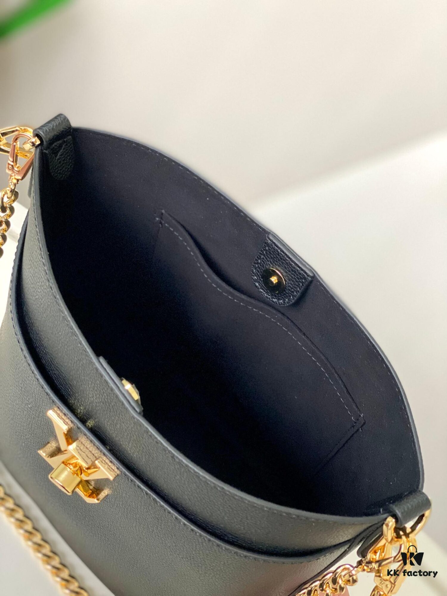 Lock and Walk Bucket Bag in Smooth Full-Grain Calfskin – M24006 Black, M24638 White, M24165 Brown