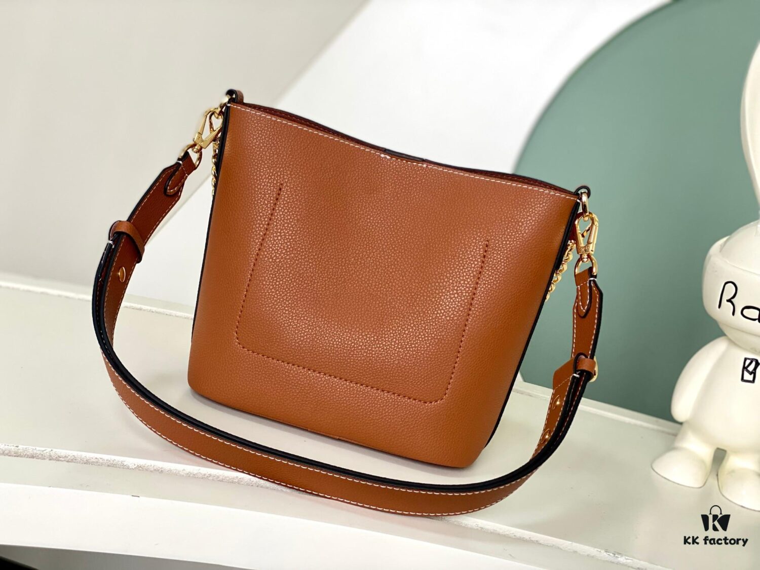 Haiyuan Export Genuine Leather Bucket Bag Chain Bag Series Lock and Walk Handbag M24006 Black M24638 White M24165 Brown