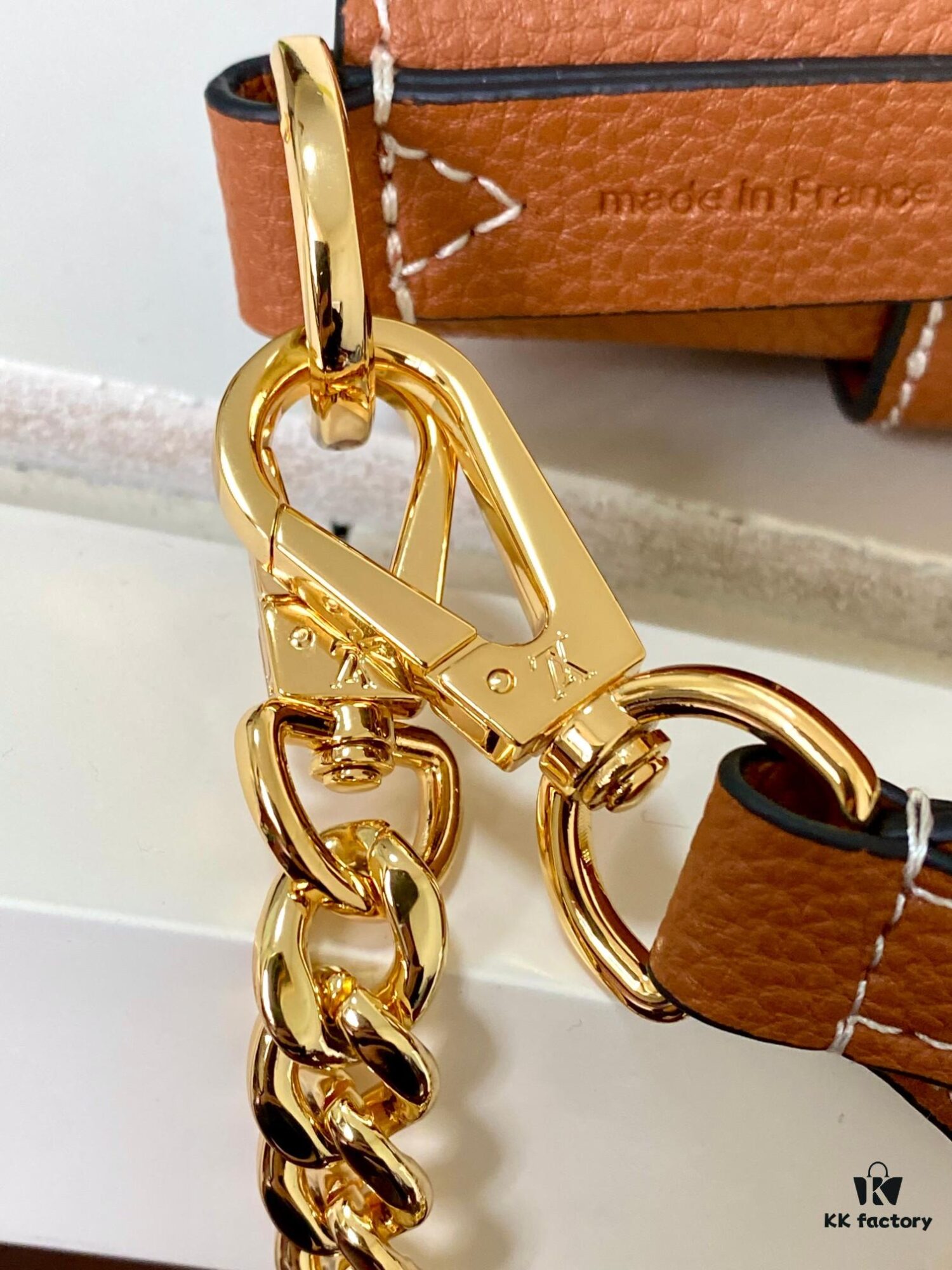 Haiyuan Export Genuine Leather Bucket Bag Chain Bag Series Lock and Walk Handbag M24006 Black M24638 White M24165 Brown