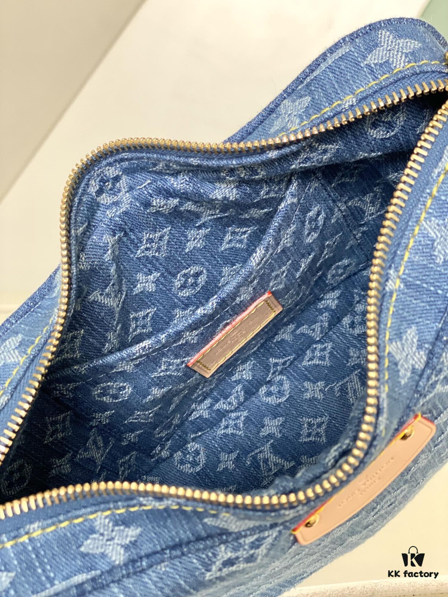 Exclusive Real Photo from Haiyuan Order - M46856 Denim Fabric Premium Quality M46828 Vintage LV Monogram 2024 New Arrival Cowhorn Strap Adjustable Pea Bag with Extra Pendant Mini Bag