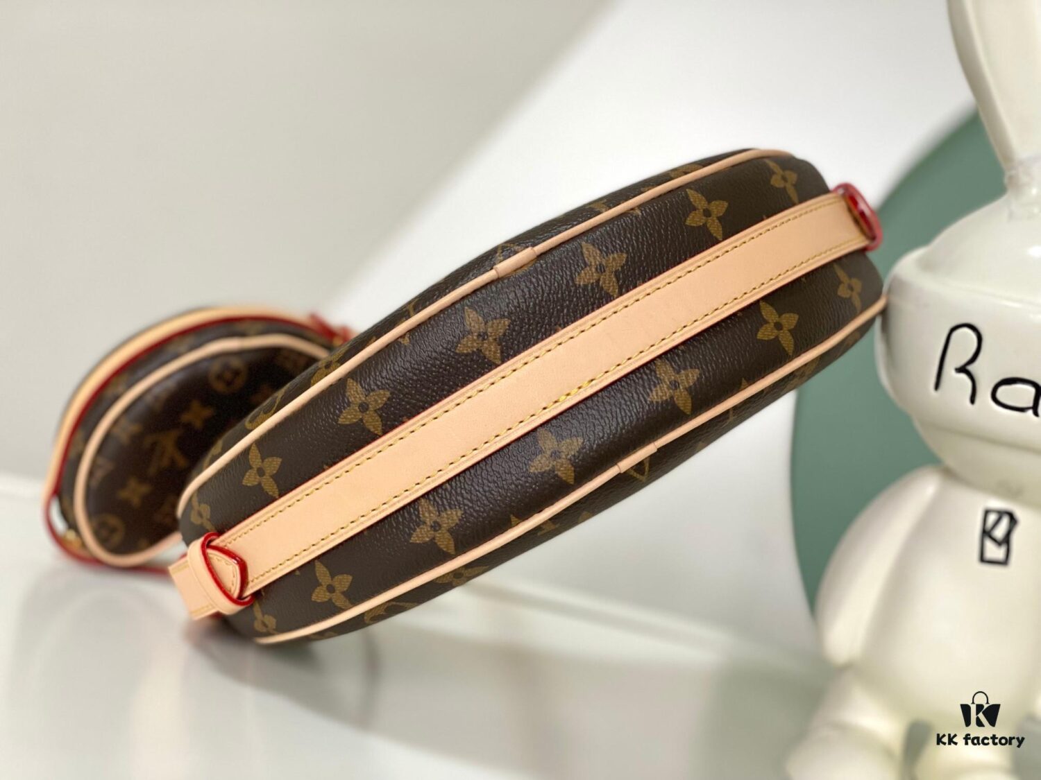 Exclusive Real Shot from Haiyuan: M46828 New Arrival LV 2024 Latest Monogram Horn Shoulder Strap Adjustable Pea Bag with Additional Pendant Pouch