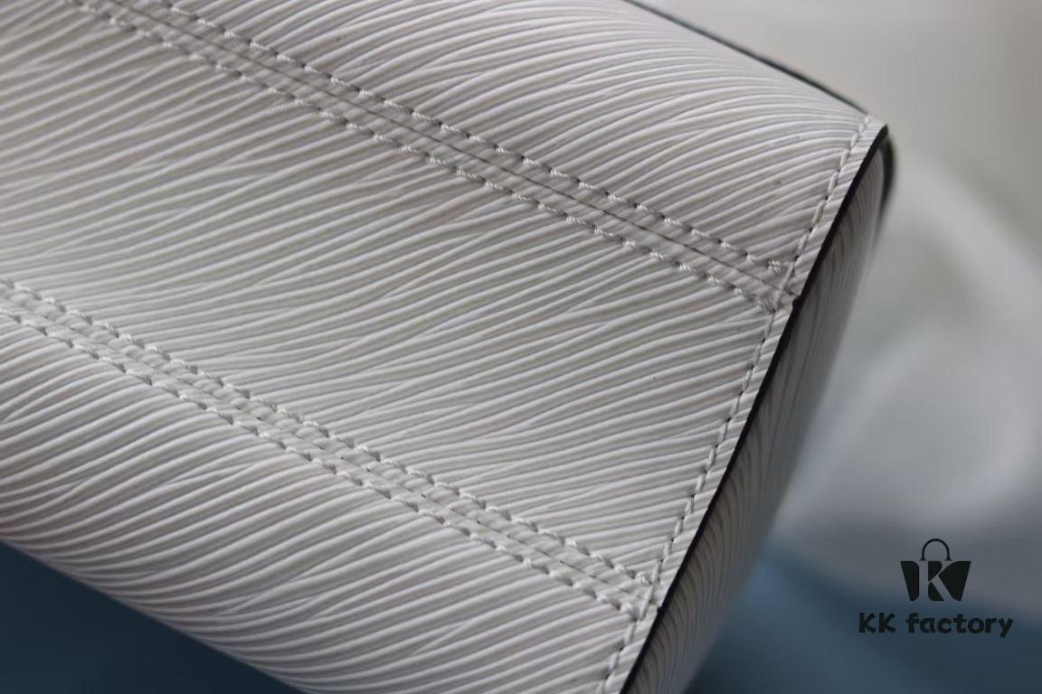 6930888e6e68136f4d9a898f Top Quality Original LV Latest Hot Twist Denim Medium Bag 23*18*8cm Adjustable Chain Crossbody Shoulder Bag