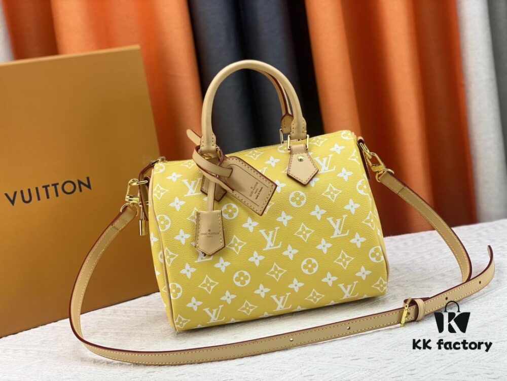 New LV 2024 Spring/Summer Non-Dong Design Speedy Security Lock, Polished Heavy Carving, Metal Luggage Tag, Key Pouch with Dove Engraving, Italian Imported Color-Changing Calfskin Trim, Adjustable Shoulder Strap Lock