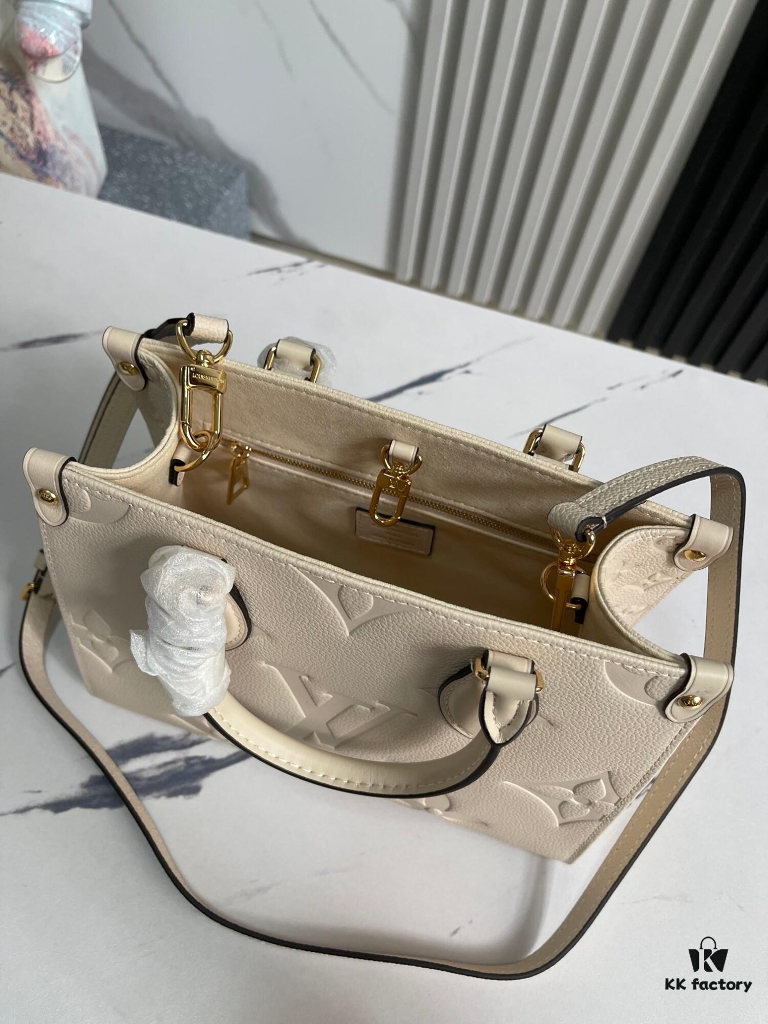 Top-Quality Original Order, Exclusive Real Photos M45653 White Embossed M46569 OnTheGo Small Tote Bag