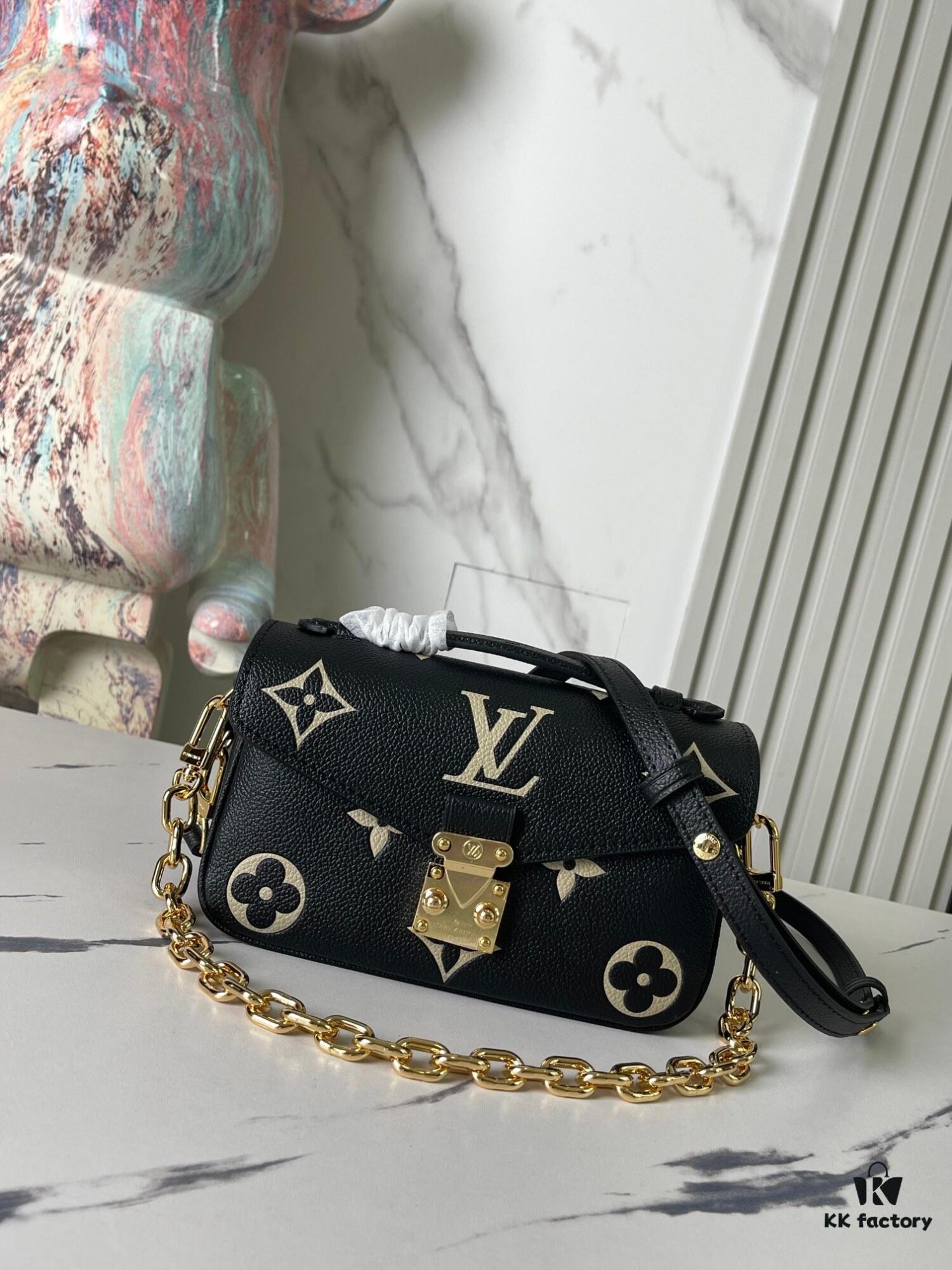 693088f06e68136f4d9a8a5c Top Quality Original Order Exclusive Real Shot M46596 Black Silkscreen Full Leather Messenger Bag Series Small East West Métis Handbag