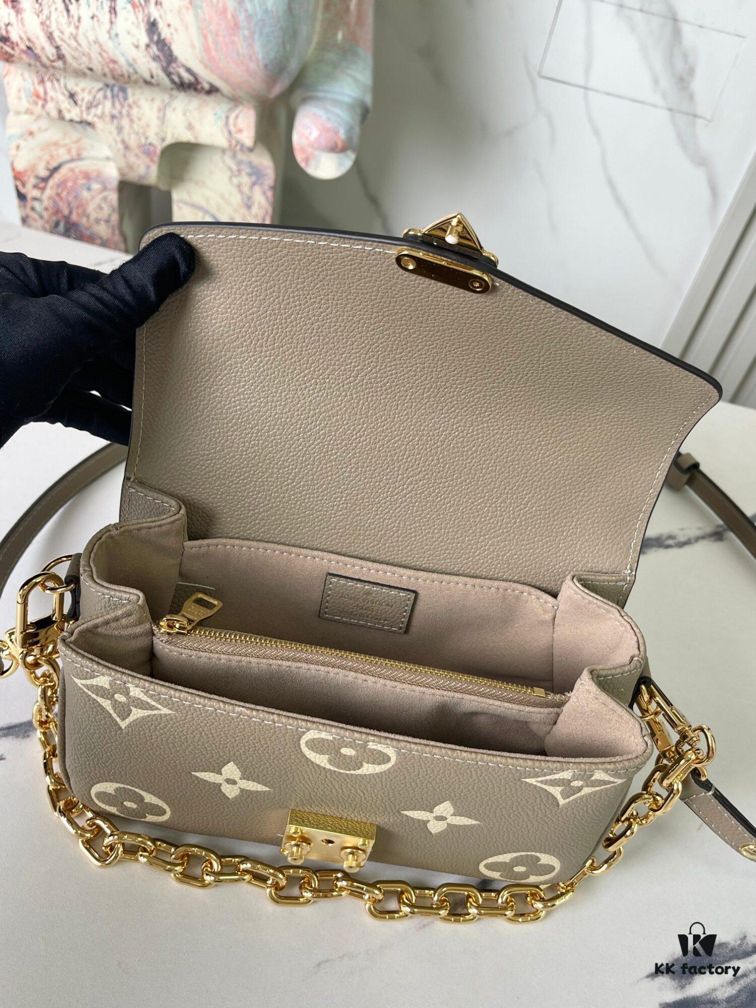 693088f96e68136f4d9a8a6c Top Quality Original Order Exclusive Real Shot M23081 Beige Screen Printed Full Leather Messenger Bag Series Small East West Métis Handbag