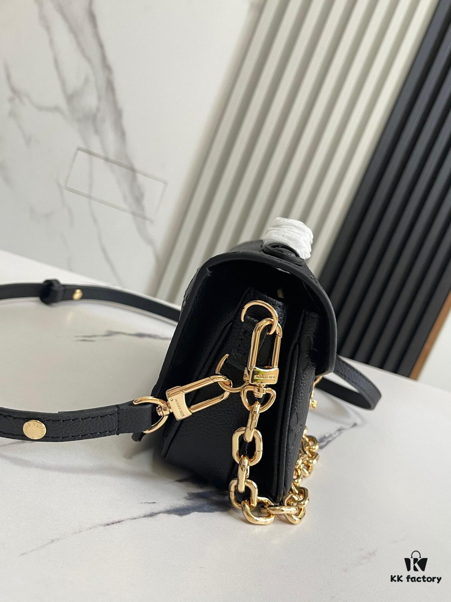 Top-Quality Original Order Exclusive Real Photo M46595 Black Full Leather Messenger Bag Series Small East West Métis Handbag