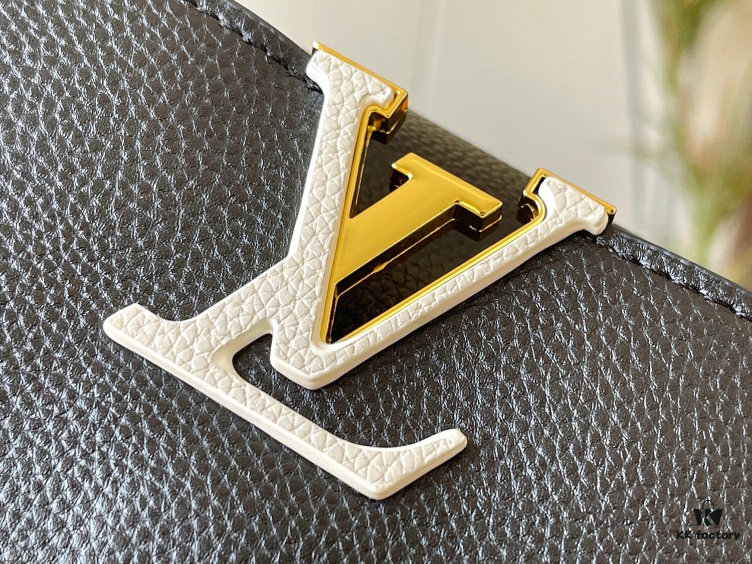 Exclusive On-Site Photo - Factory Direct M59512 M59653 Capucines BB Handbag in Taurillon Leather