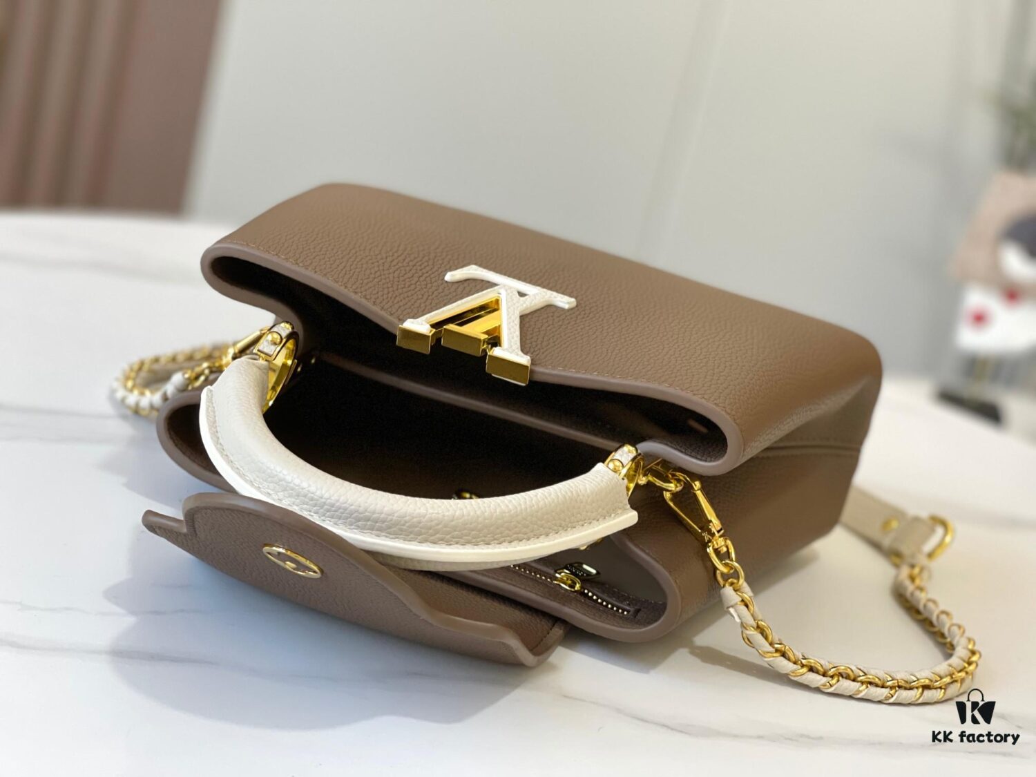 Exclusive On-Site Photo - Factory Outlet M59512 m59653 Capucines BB Handbag in Taurillon Leather