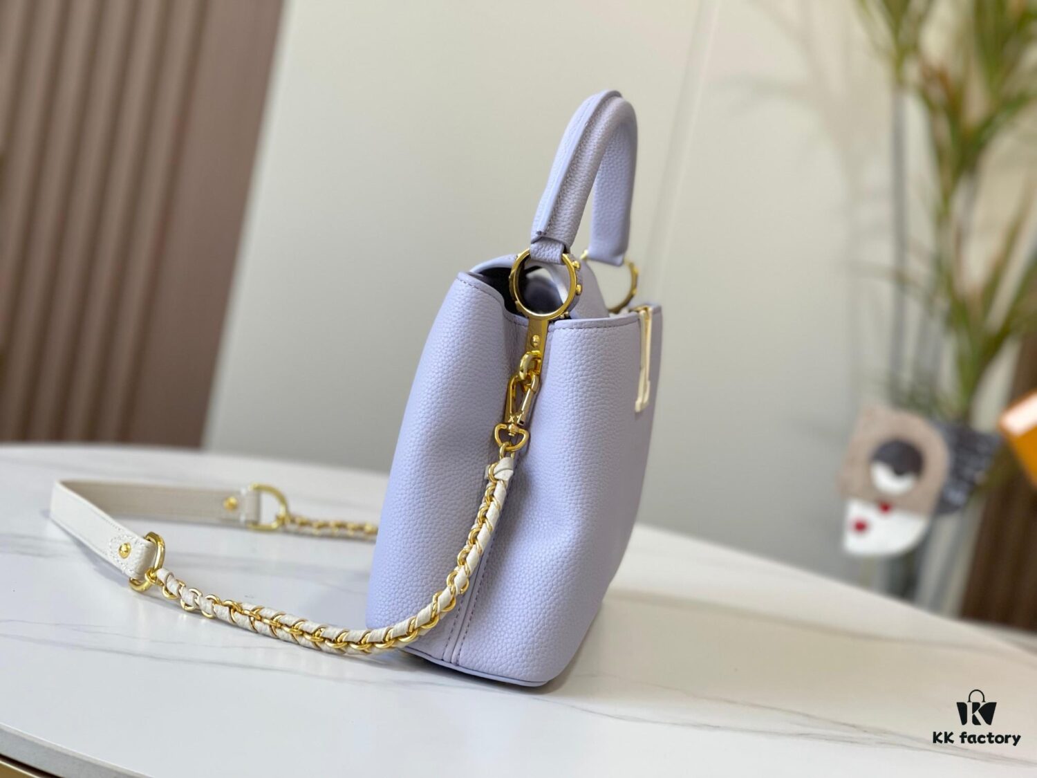 Exclusive On-Site Photo - Factory Outlet M59512 m59653 Capucines BB Handbag in Taurillon Leather