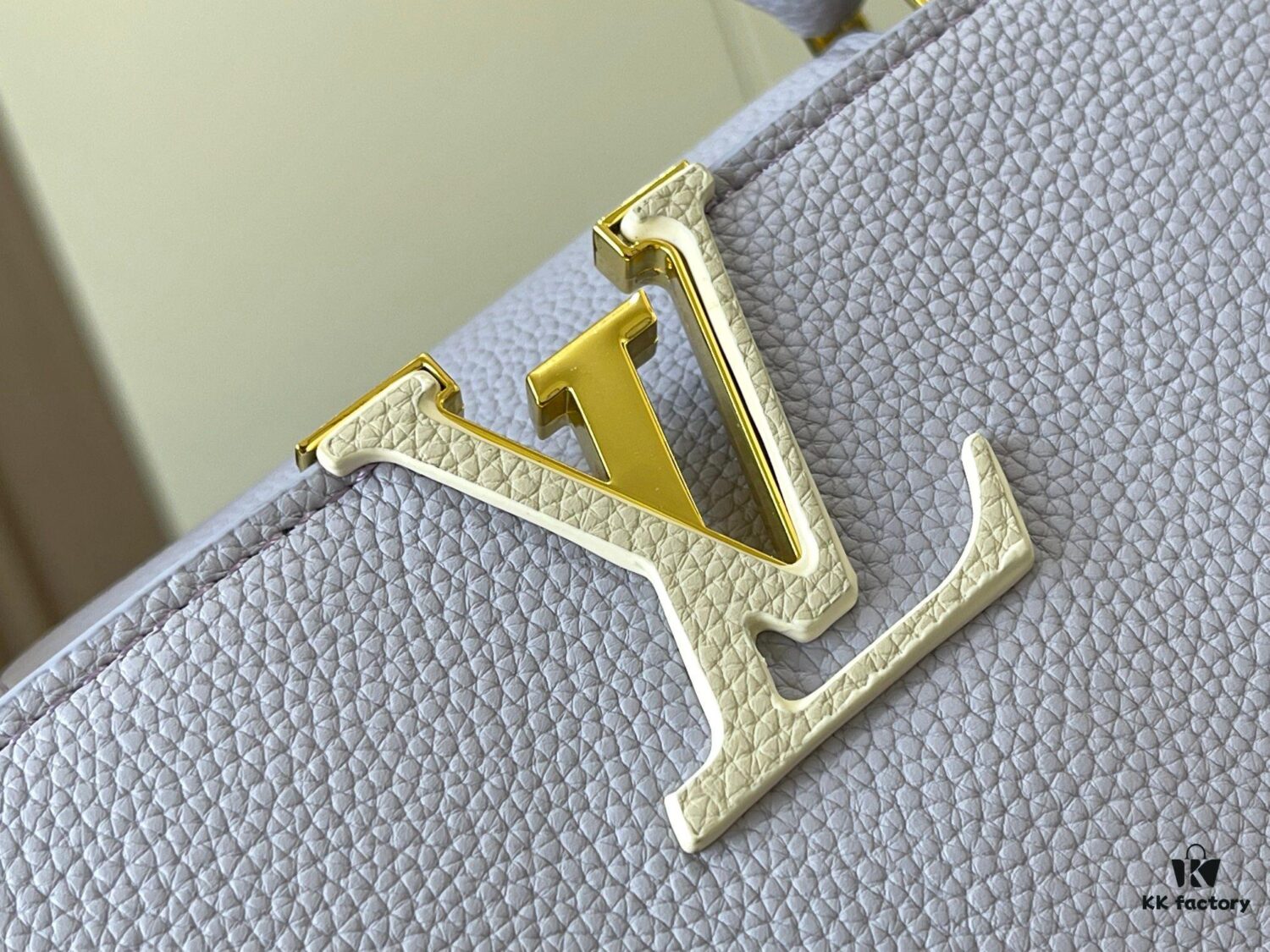 Exclusive On-Site Photo - Factory Outlet M59512 m59653 Capucines BB Handbag in Taurillon Leather