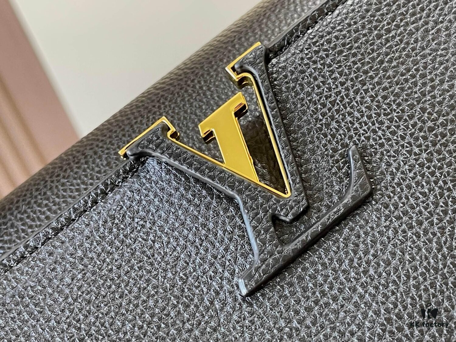 Upgraded Version M59209 Black Medium Capucines Handbag