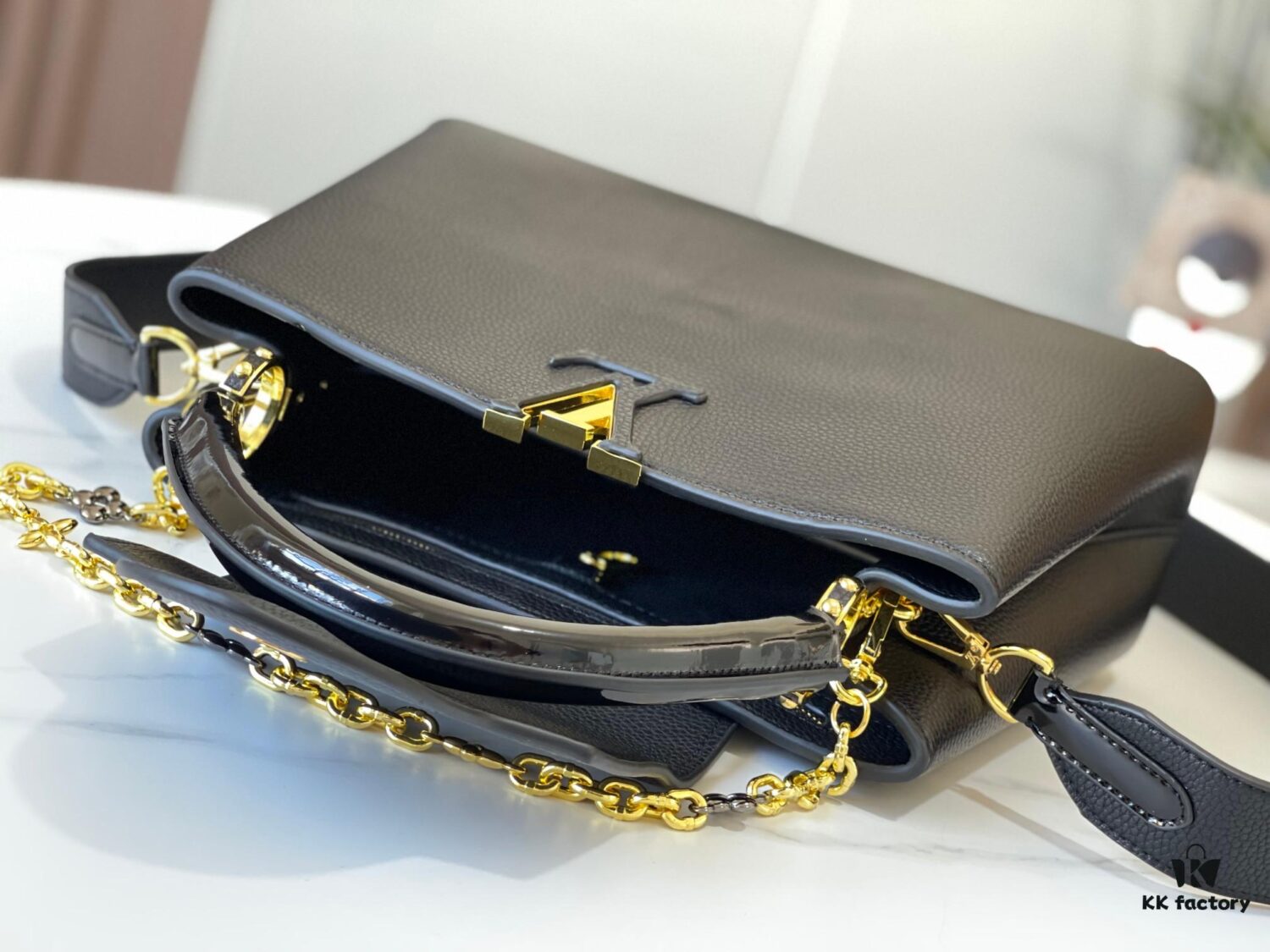 Upgraded Version M59209 Black Medium Capucines Handbag