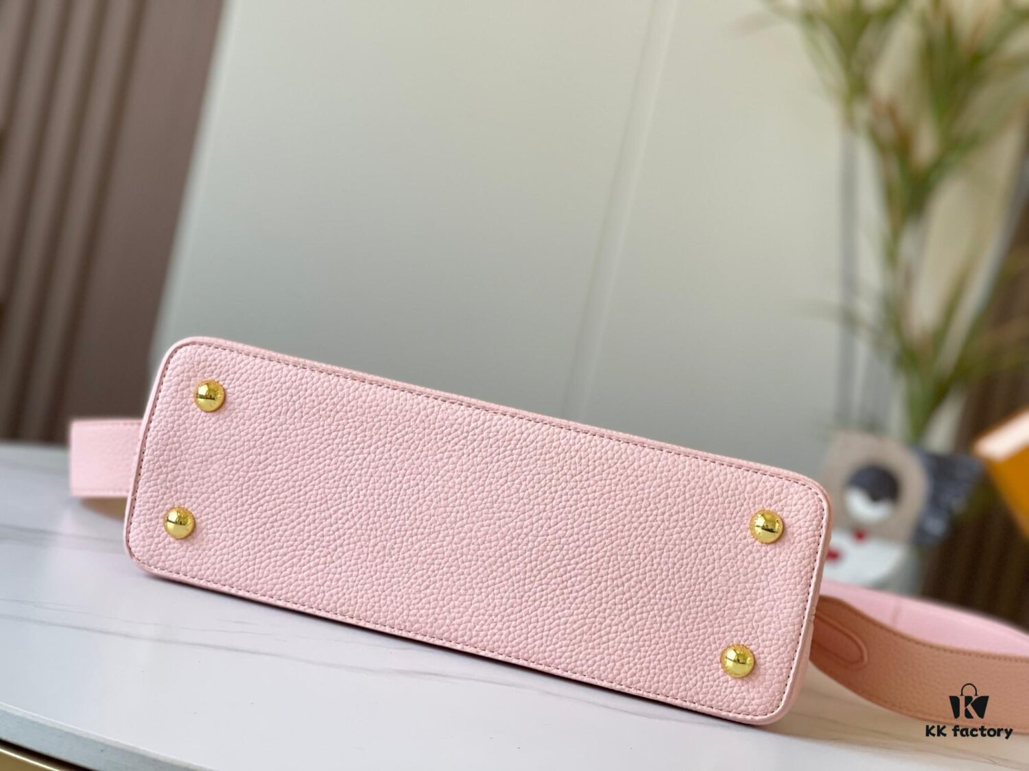 Upgraded M59209 Pink Capucines Medium Handbag