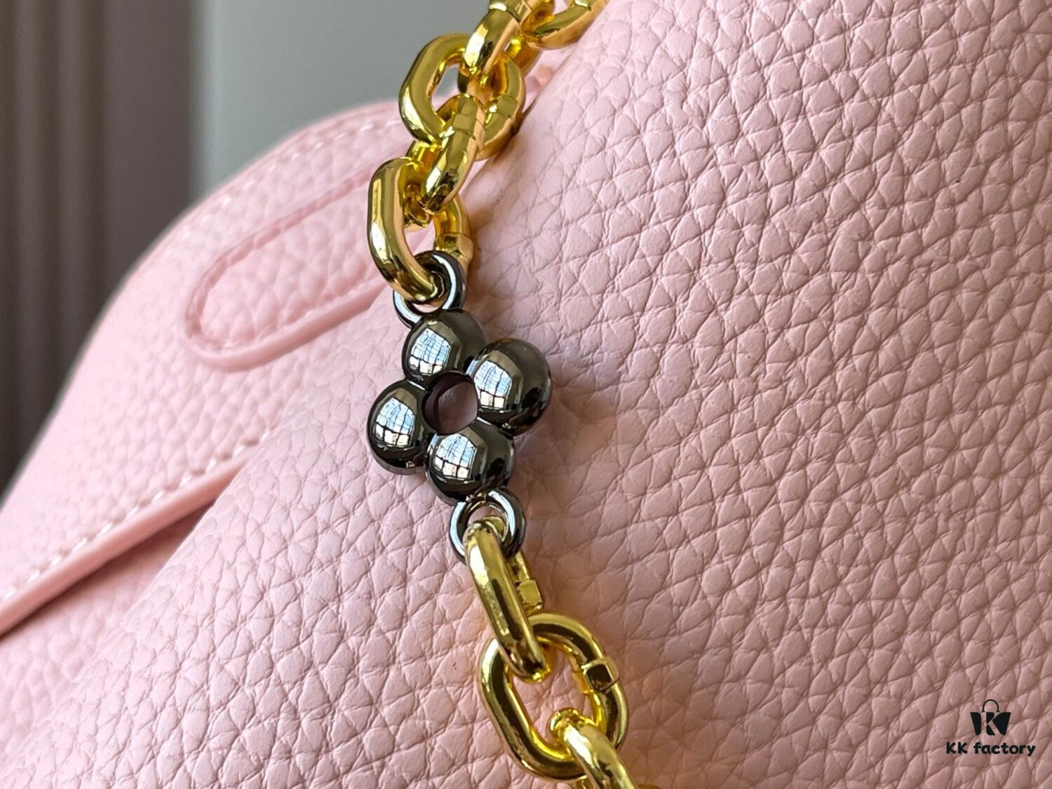 Upgraded M59209 Pink Capucines Medium Handbag