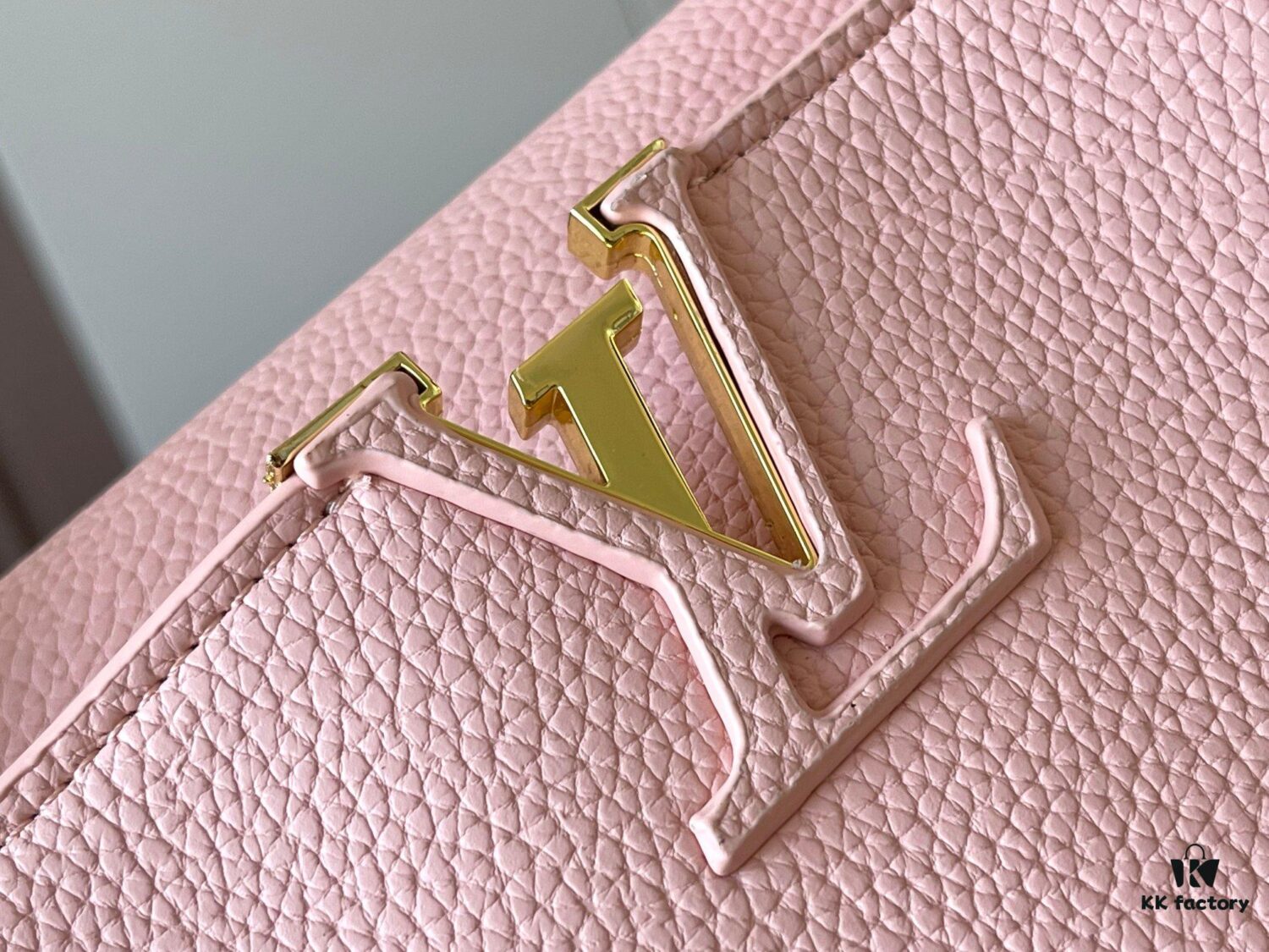 Upgraded M59209 Pink Capucines Medium Handbag