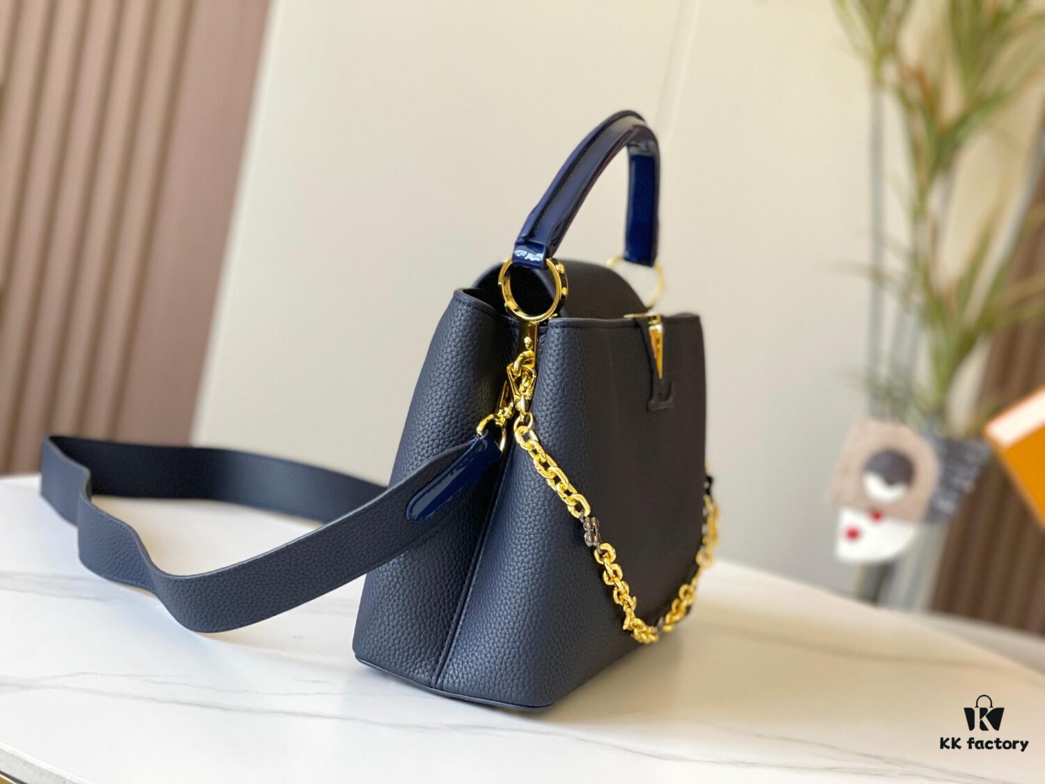 Upgraded M59209 Blue Capucines Medium Handbag