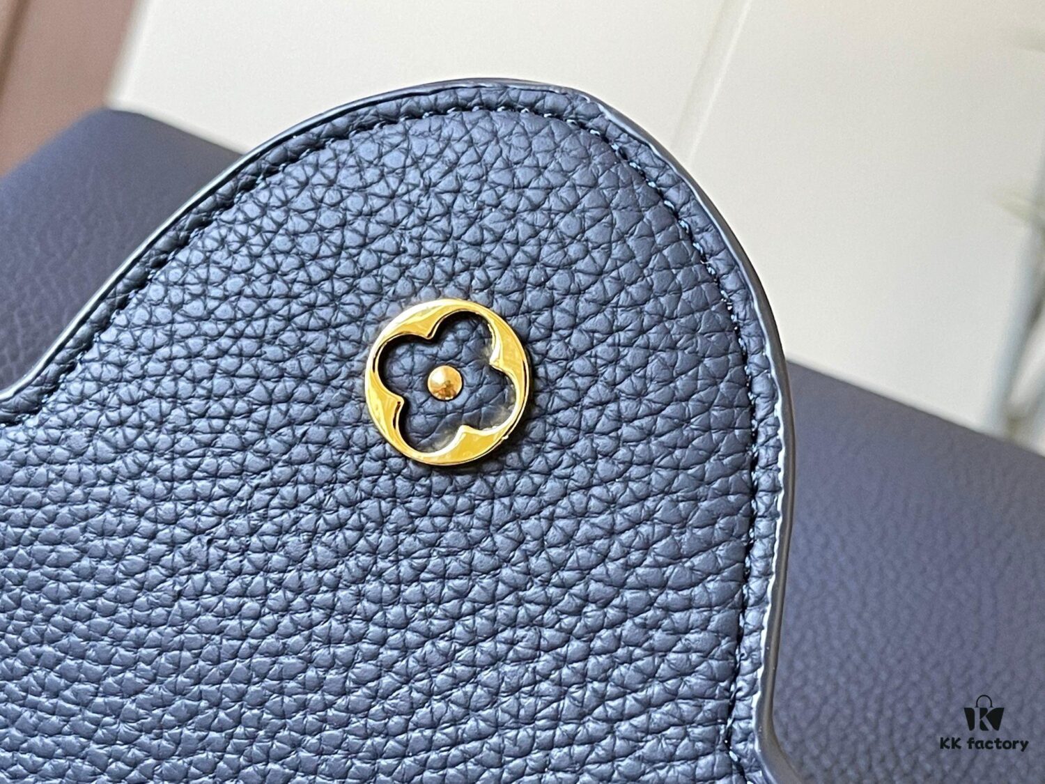 Upgraded M59209 Blue Capucines Medium Handbag