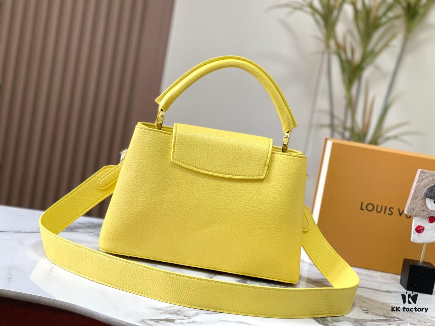 Upgraded M21652 Chick Golden Clasp