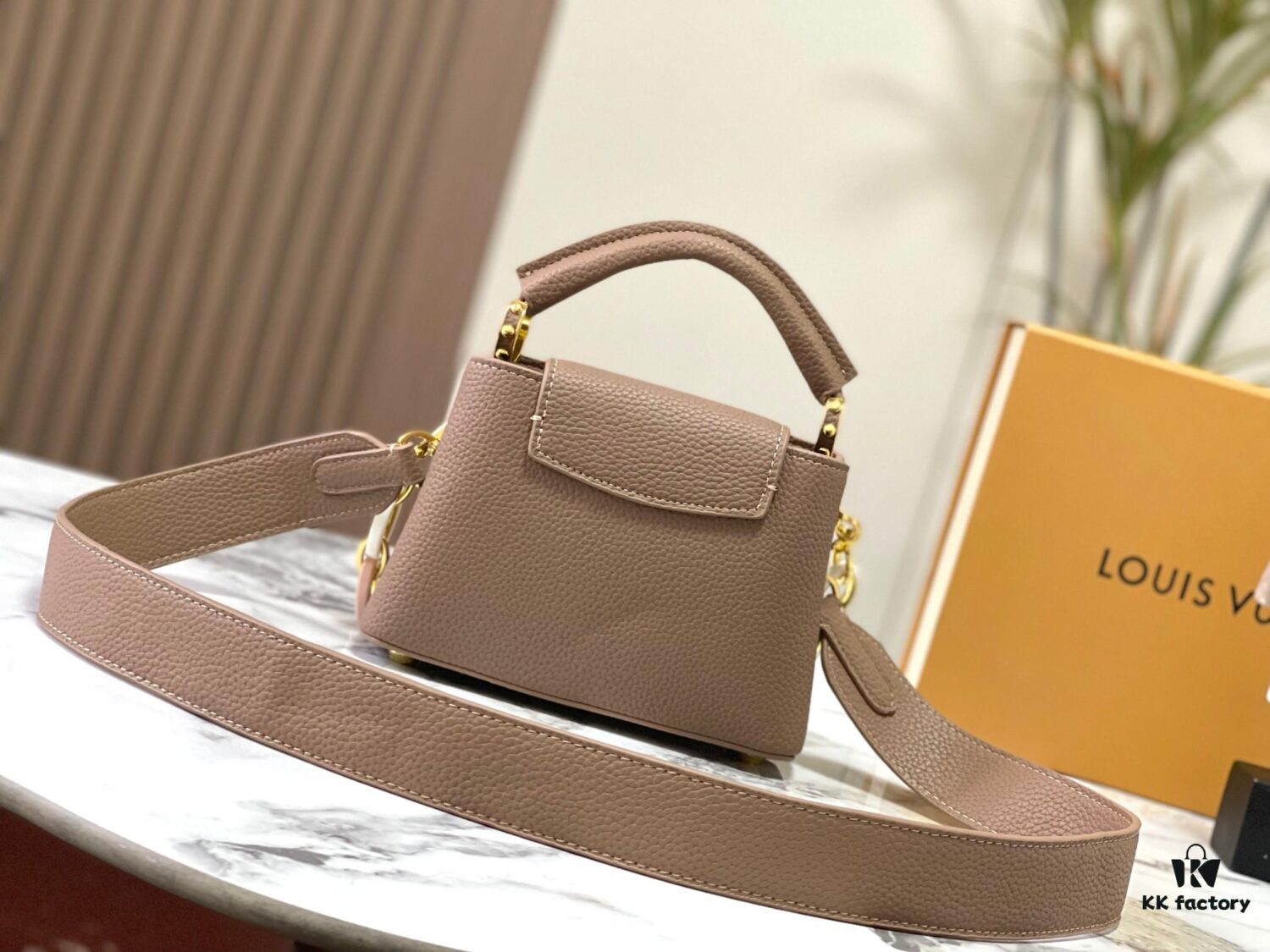 Upgraded M21798 Brown Gold-Tone Mini Capucines Handbag