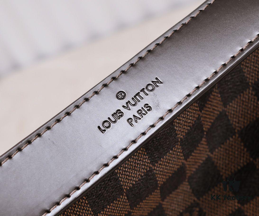 Wholesale Price Summer New Arrival, Stylish and Elegant Damier Azur Canvas Calvi Tote Bag in Vibrant Pomegranate Red, Perfect for Office and Beach Getaways