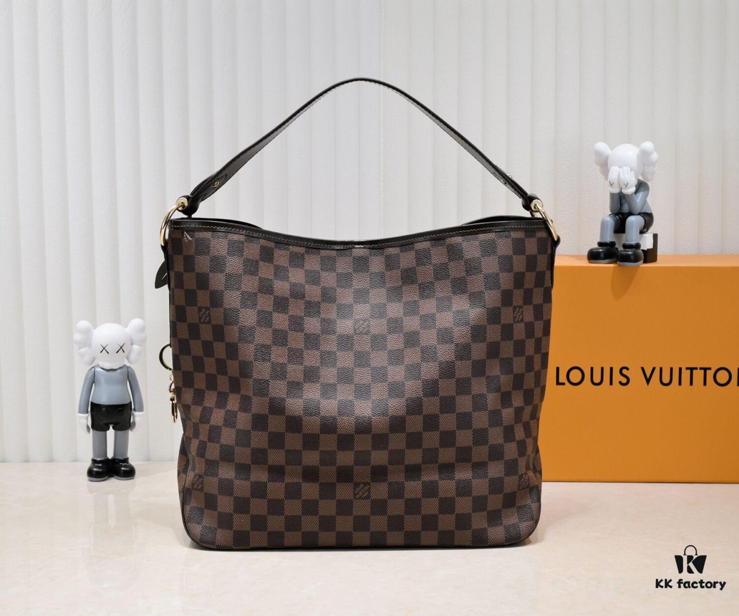 Wholesale Price Summer New Arrival, Stylish and Elegant Damier Azur Canvas Calvi Tote Bag in Vibrant Pomegranate Red, Perfect for Office and Beach Getaways