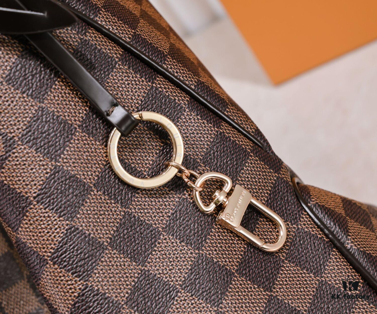 Wholesale Price Summer New Arrival, Stylish and Elegant Damier Azur Canvas Calvi Tote Bag in Vibrant Pomegranate Red, Perfect for Office and Beach Getaways