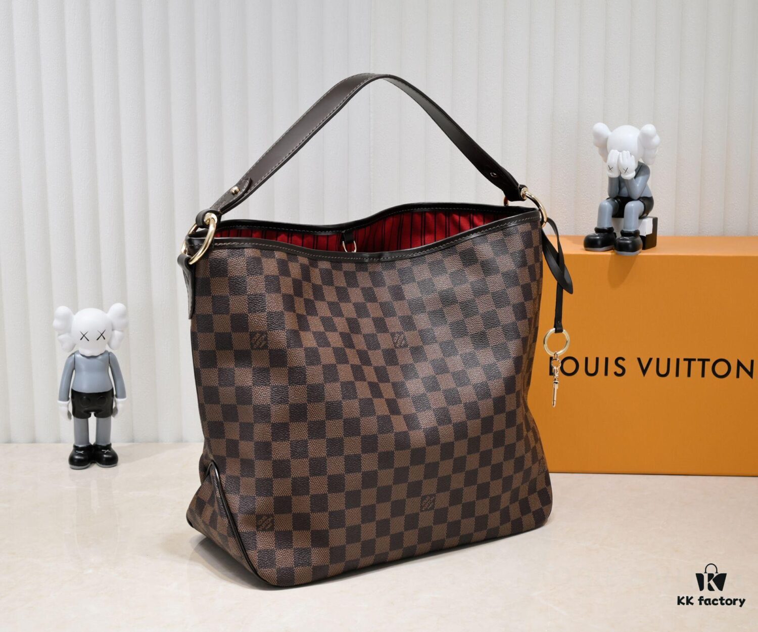 Wholesale Price, New Spring-Summer Style: The Stylish and Charming Damier Azur Canvas Calvi Tote – Perfect for Office Days and Beach Weekends