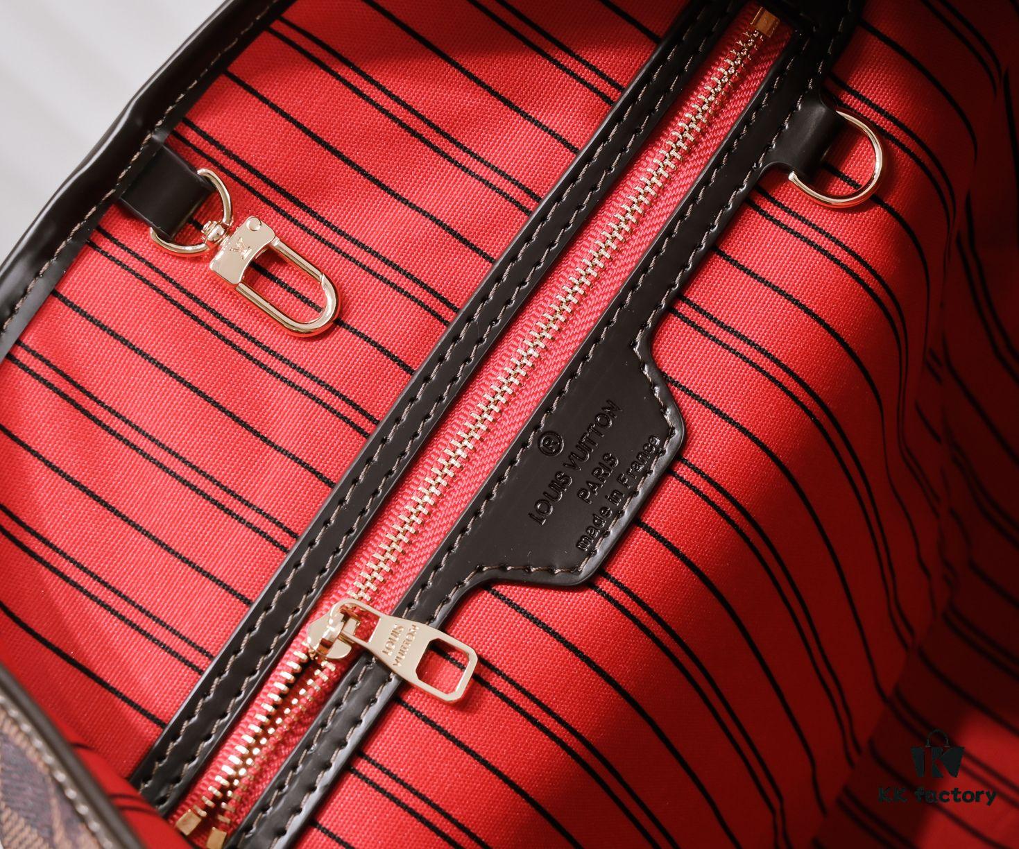 Wholesale Price, New Spring-Summer Style: The Stylish and Charming Damier Azur Canvas Calvi Tote – Perfect for Office Days and Beach Weekends