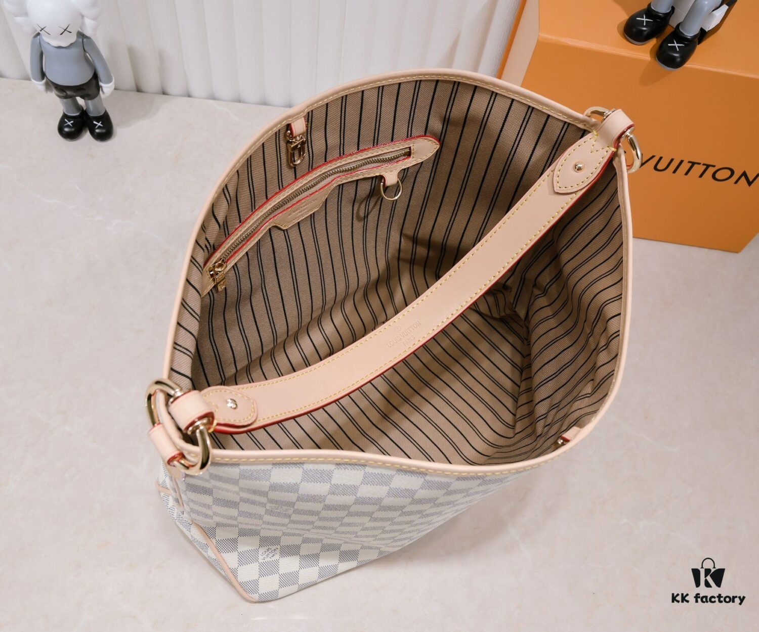 Wholesale Price Summer New Arrival, Stylish and Elegant Damier Azur Canvas Calvi Bag in Pomegranate Red, Perfect for Office and Beach Weekend Getaways