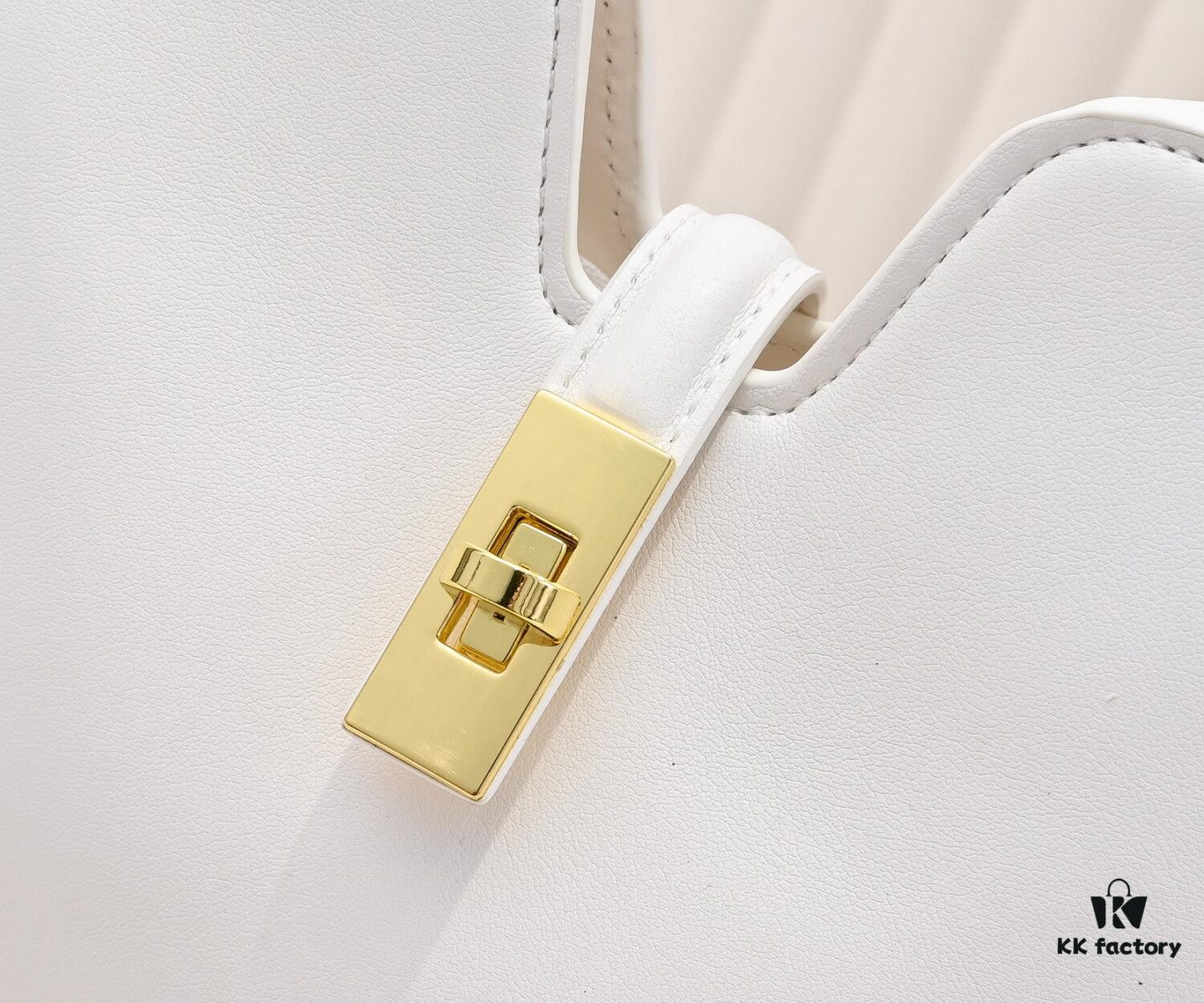 Louis Vuitton New Arrival Minimalist Elegant Hobo Bag Design 120693 119563