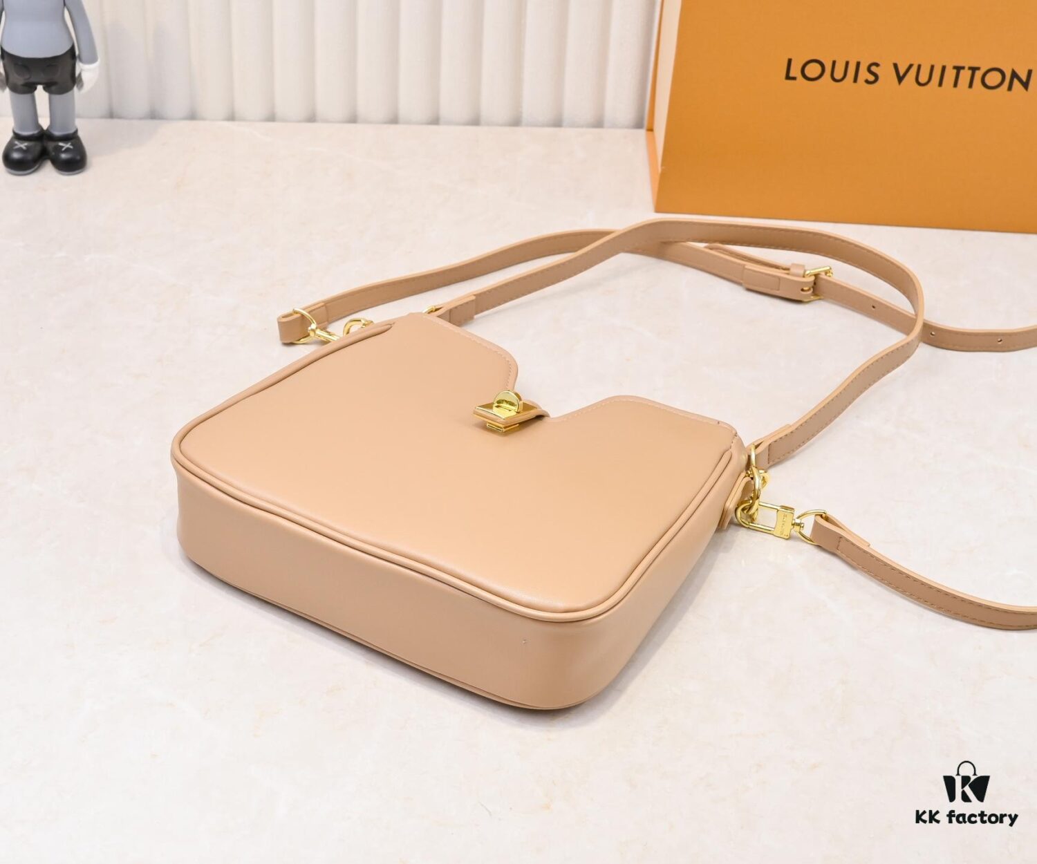 Louis Vuitton New Arrival Minimalist Elegant Design Hobo Bag Style No. 120693 119563
