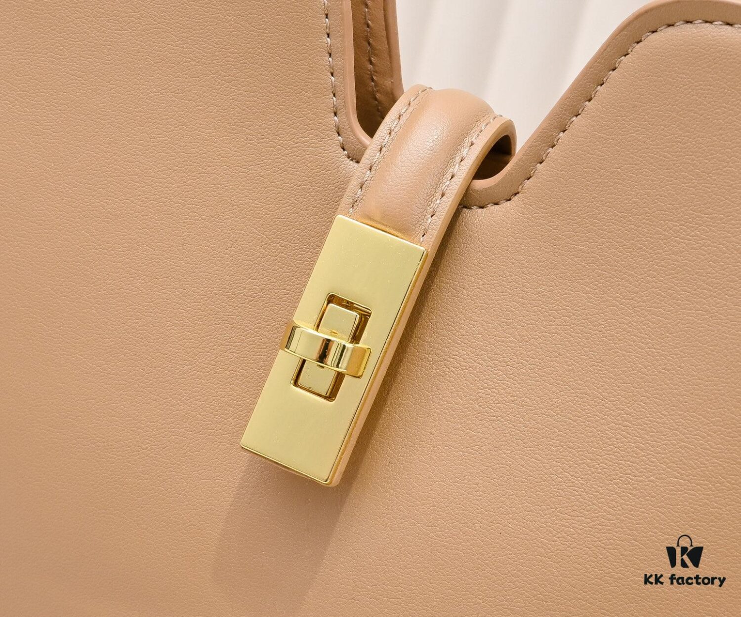 Louis Vuitton New Arrival Minimalist Elegant Design Hobo Bag Style No. 120693 119563