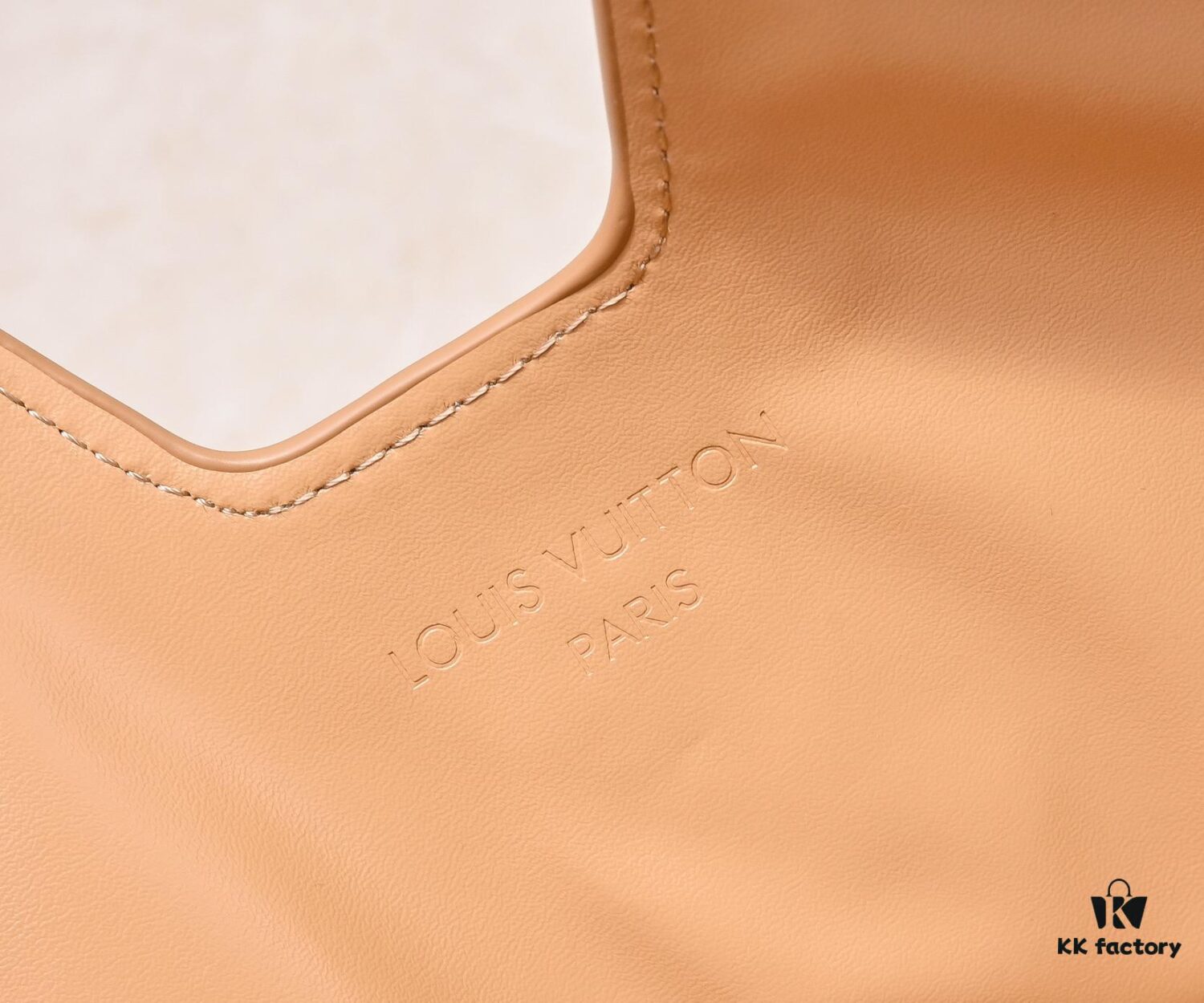 Louis Vuitton New Arrival Quietly Returns to Minimalist Elegance, Style No. 120693 119563