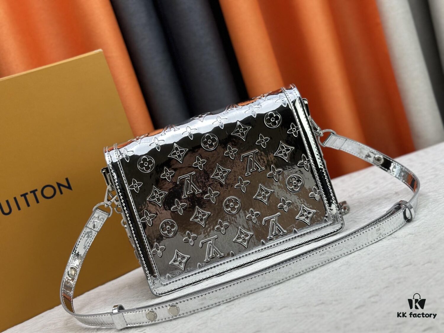 Daphne Gold Silver 💥 Louis Vuitton 2025 Spring Mailbox Bag M43599/44391/44580 Color Latest Version Shipment Métis Clutch
