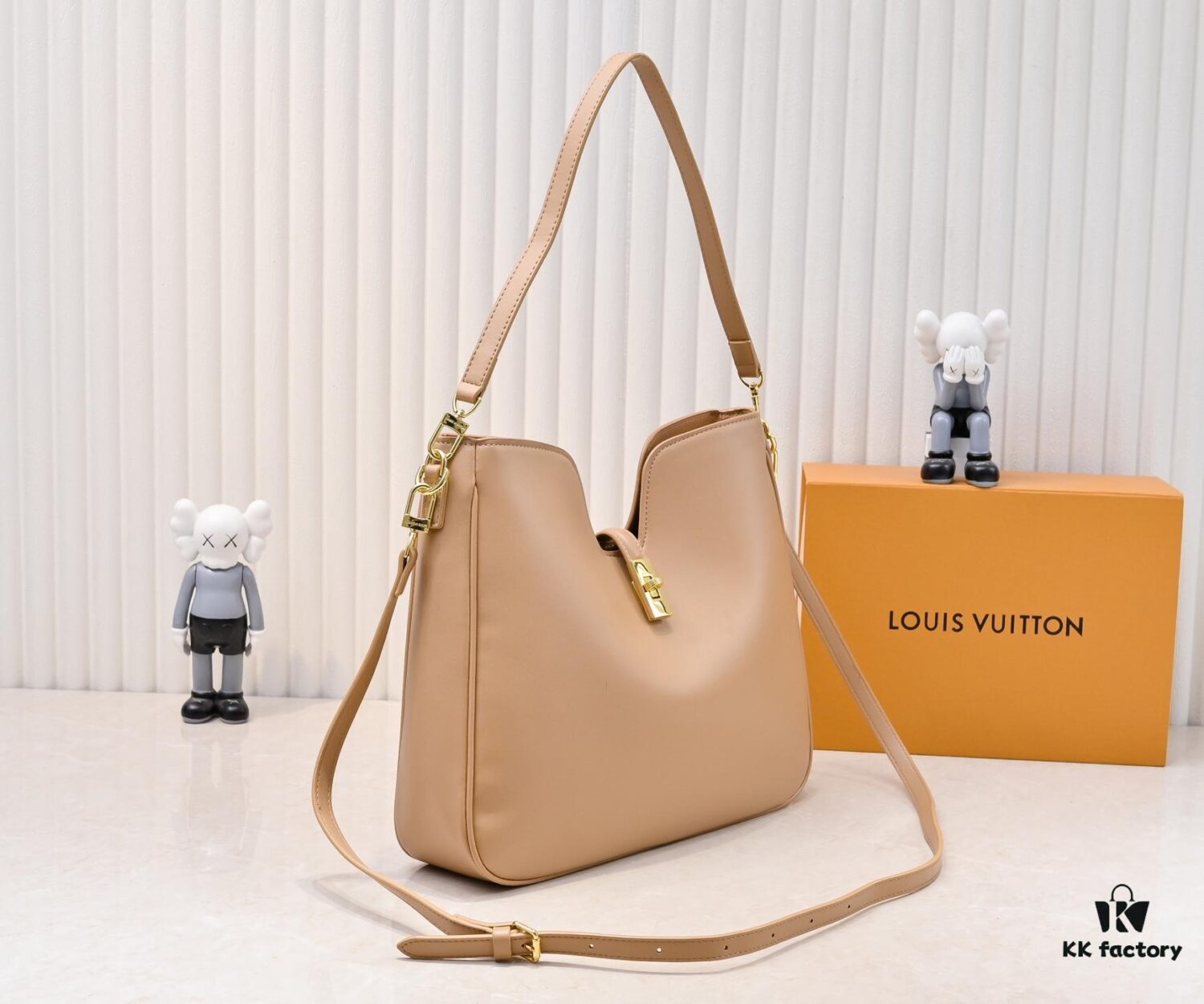 Louis Vuitton New Arrival Quietly Returns to Minimalist Elegance, Style No. 120693 119563
