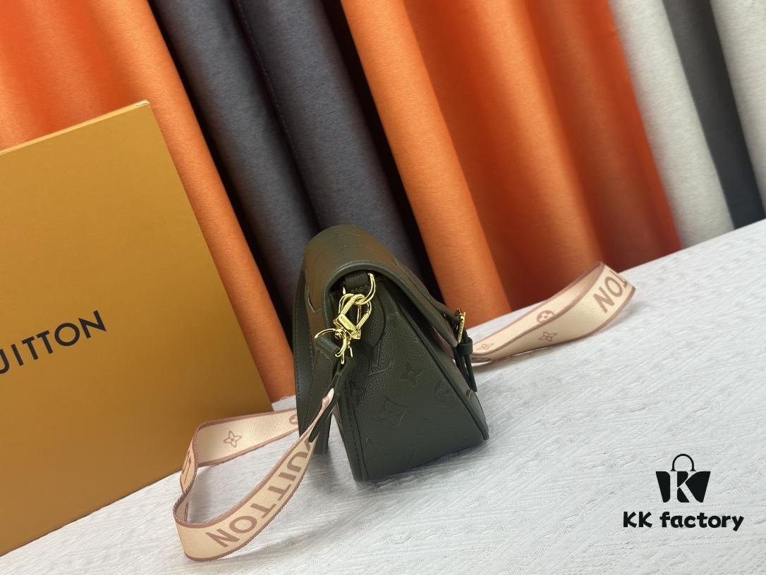 Diane Full Leather Baguette Bag Series M46386 M46388 M45985 New Arrival