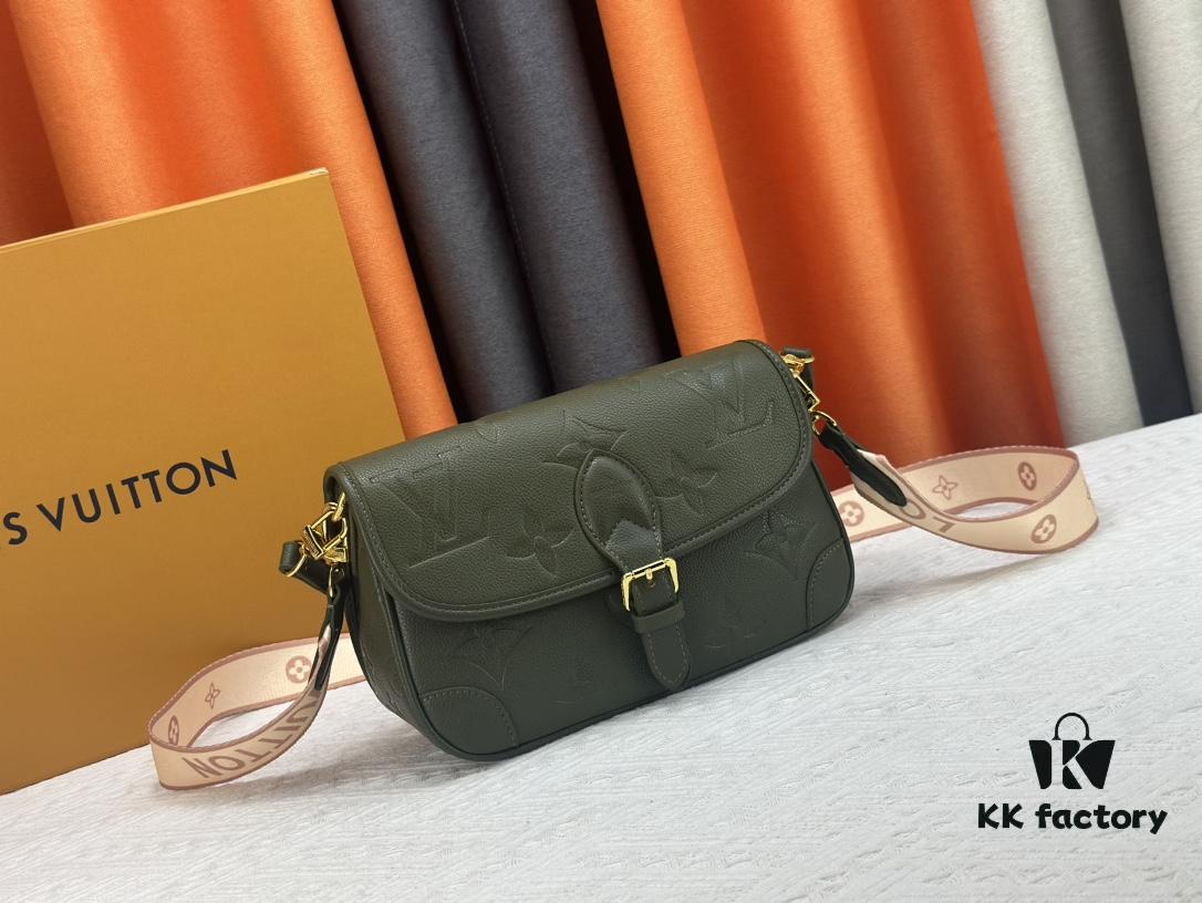 Diane Full Leather Baguette Bag Series M46386 M46388 M45985 New Arrival