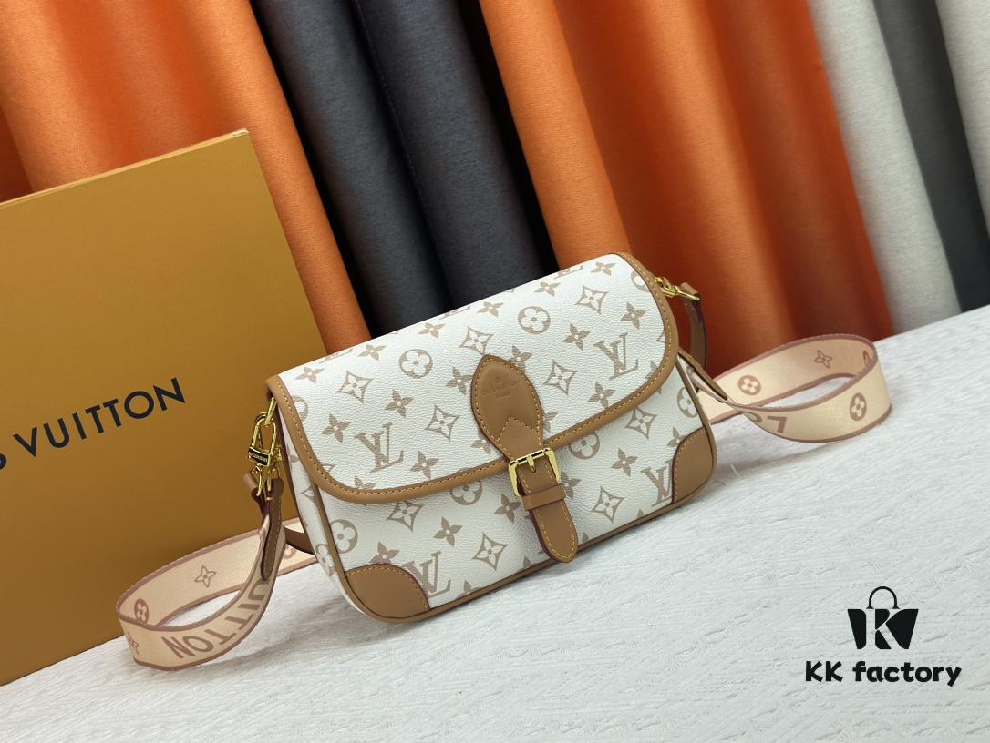 Authentic Studio Shot: M46386 M46388 M45985 Full Leather Baguette Bag Series, New Diane Handbag