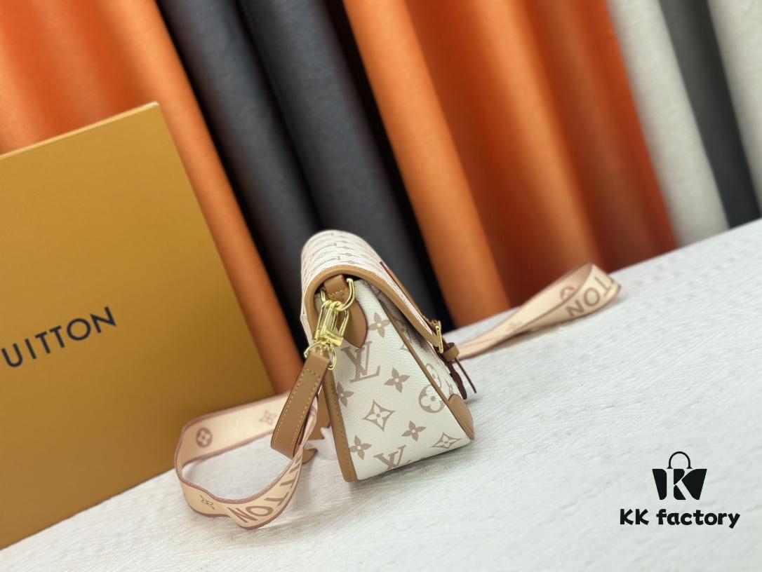 Authentic Studio Shot: M46386 M46388 M45985 Full Leather Baguette Bag Series, New Diane Handbag