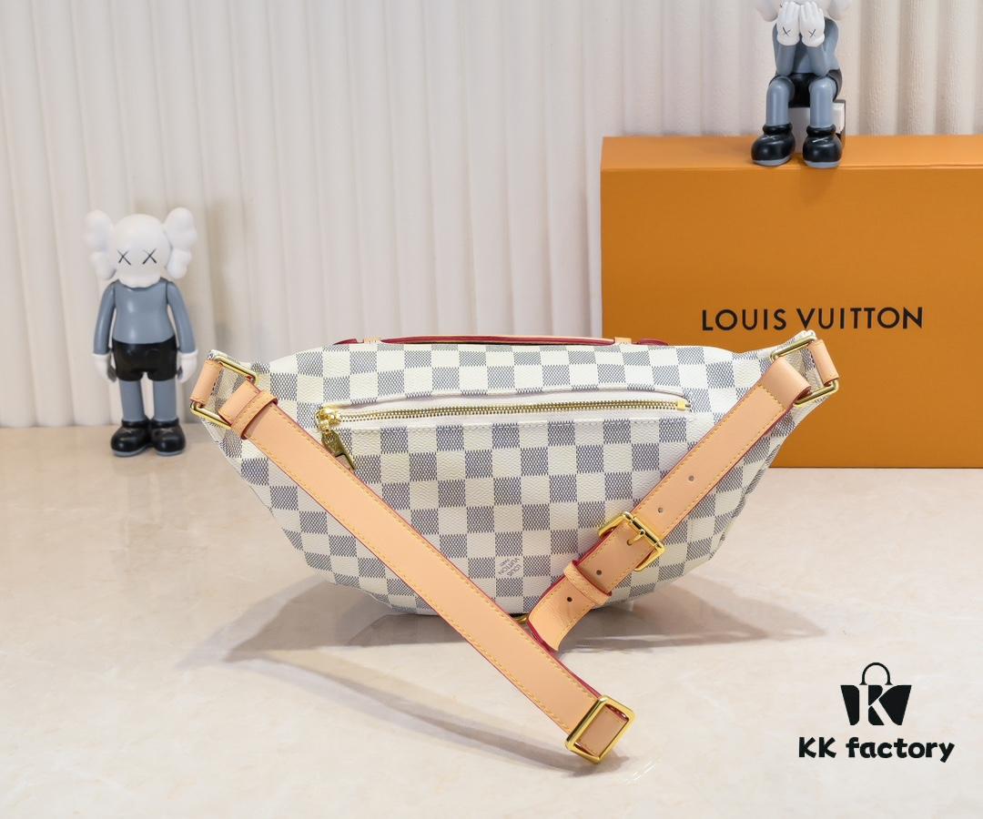 M43644 BUMBAG Belt Bag in Monogram Canvas