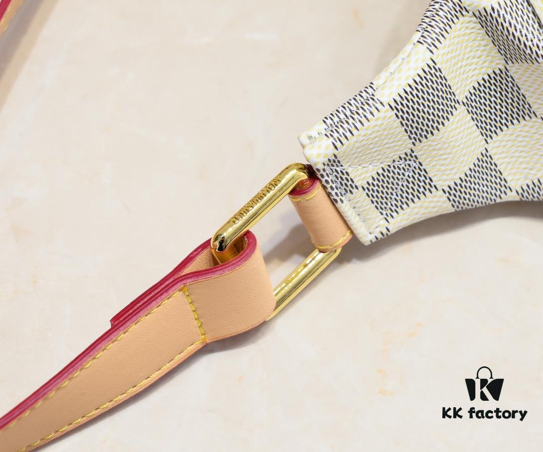 M43644 BUMBAG Belt Bag in Monogram Canvas