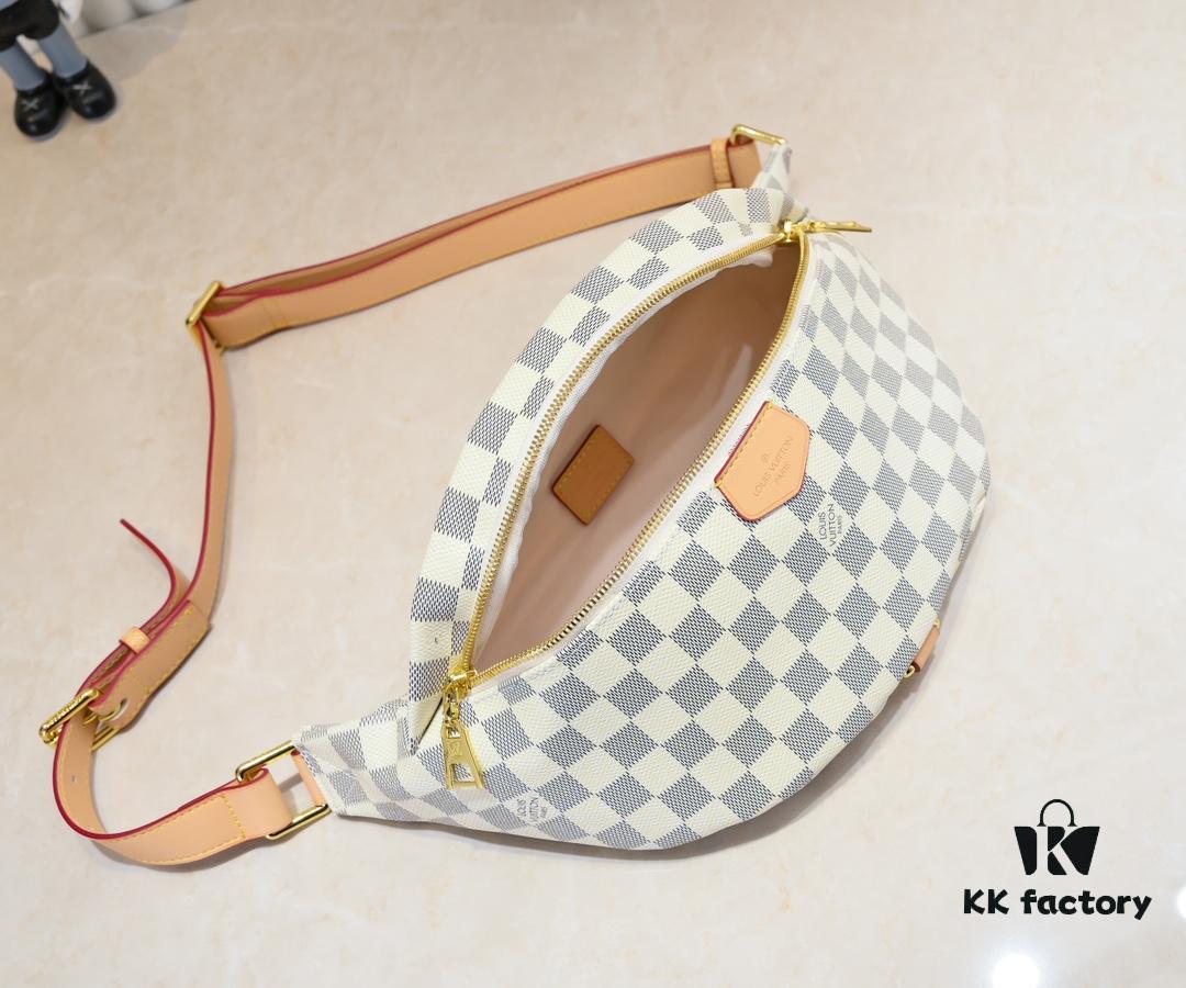 M43644 BUMBAG Belt Bag in Monogram Canvas