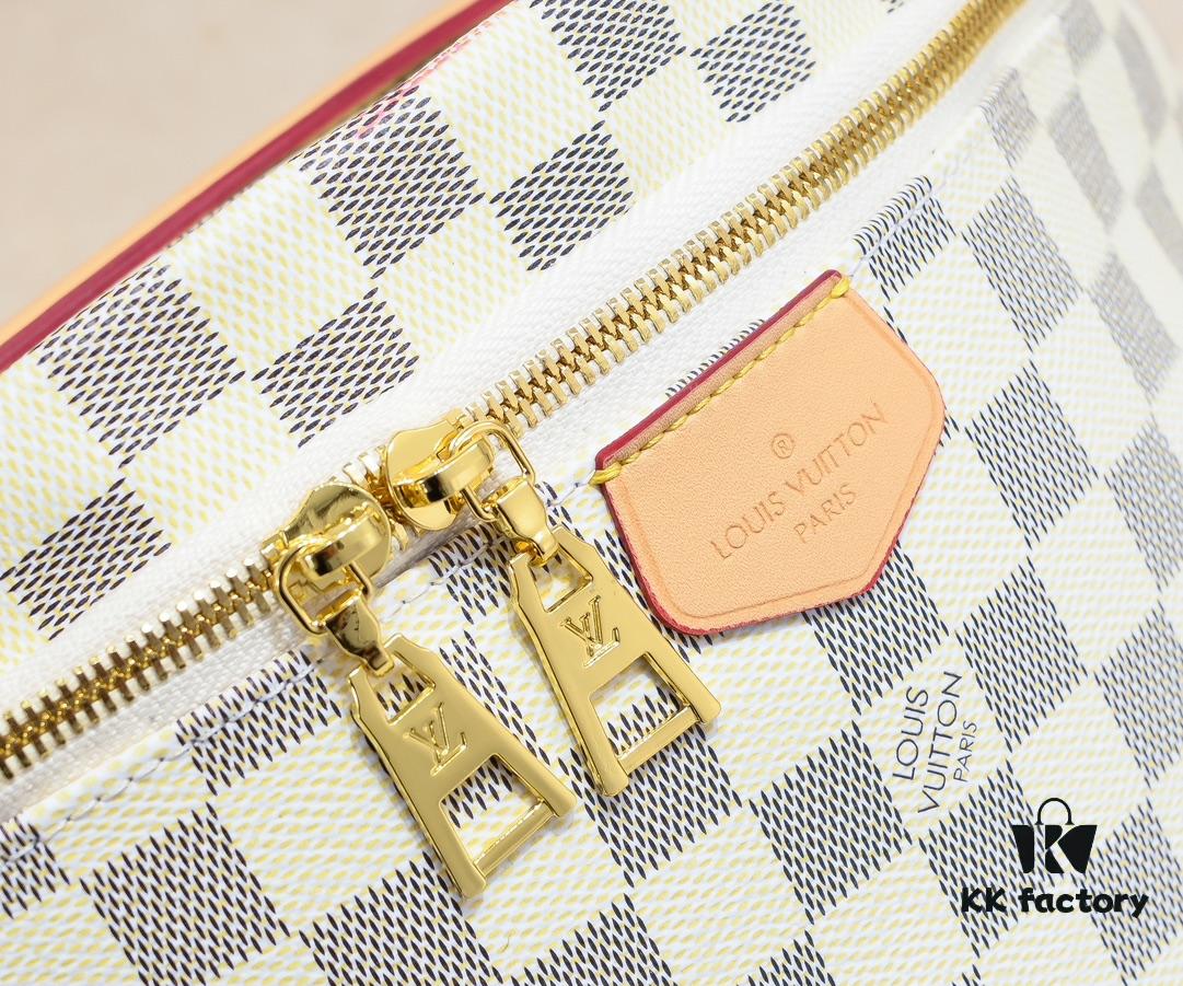 M43644 BUMBAG Belt Bag in Monogram Canvas
