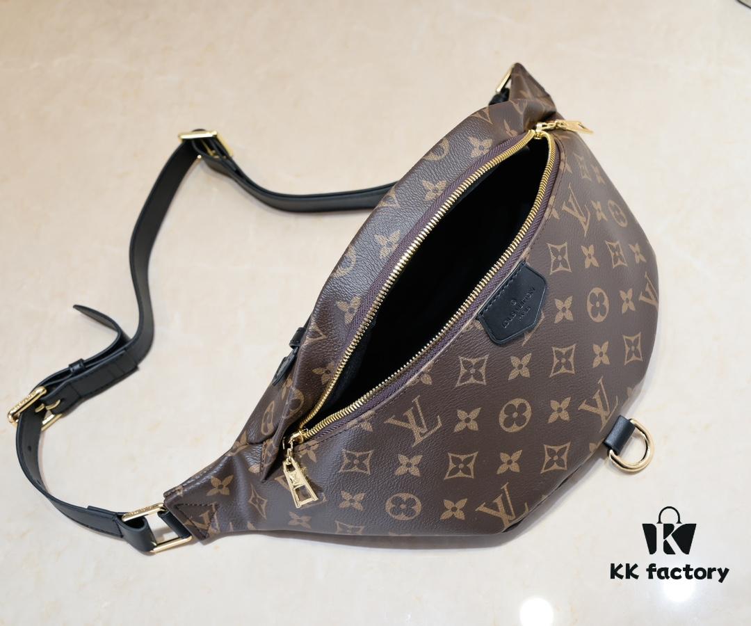 M43644 BUMBAG Belt Bag in Monogram Canvas