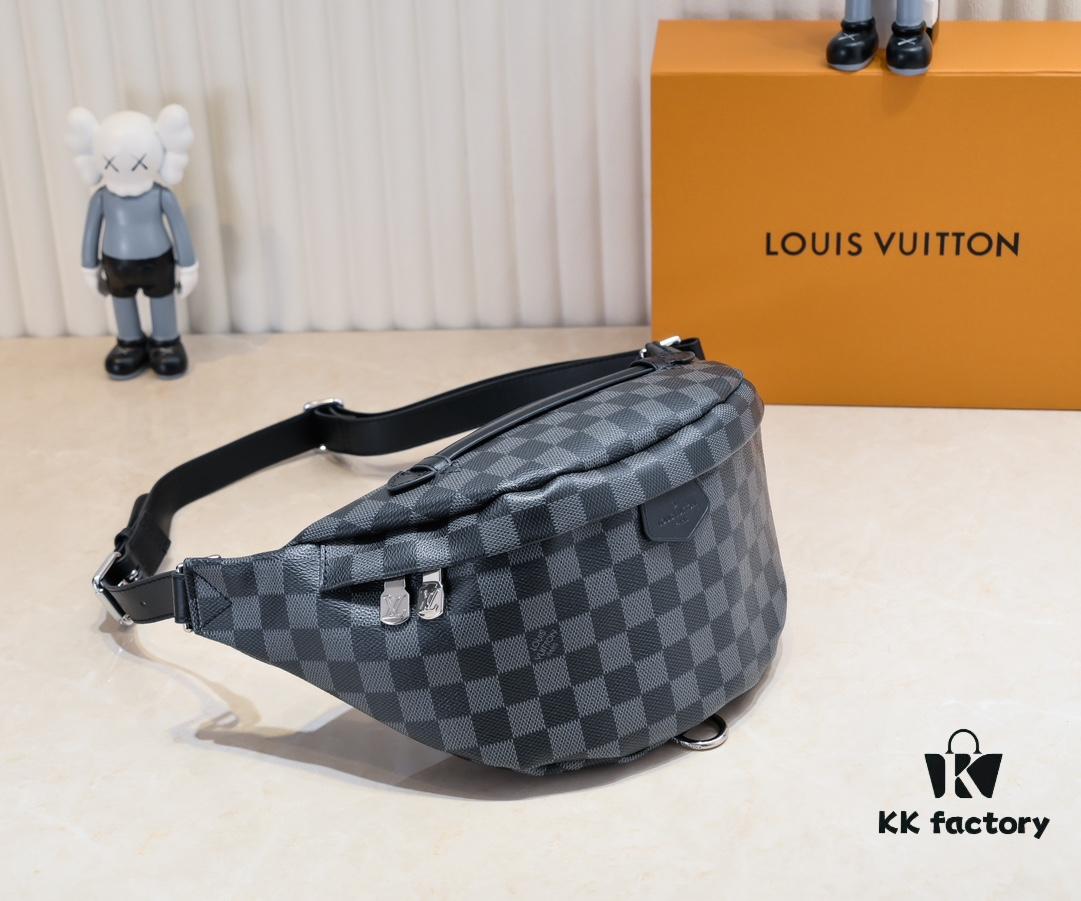 M43644 BUMBAG Belt Bag in Monogram Canvas