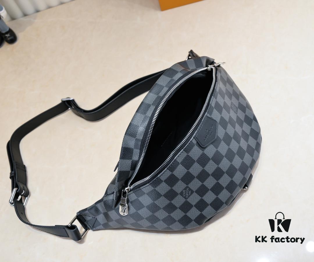 M43644 BUMBAG Belt Bag in Monogram Canvas