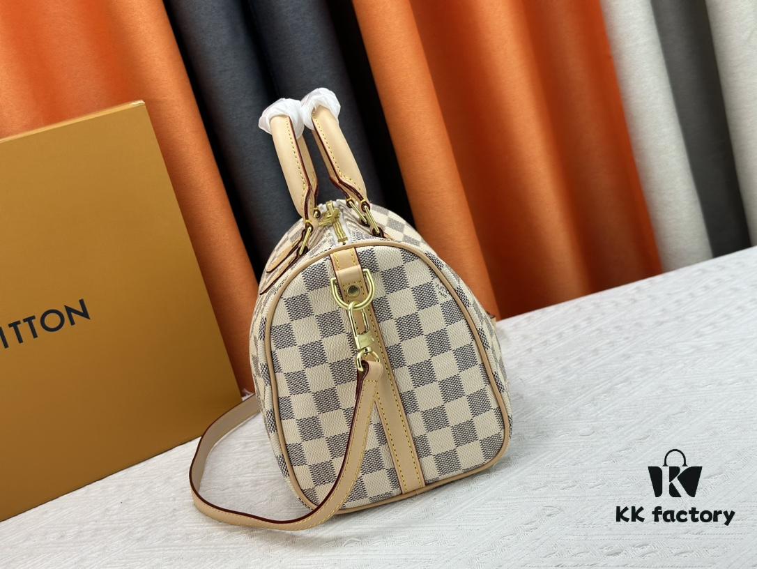 Medium and Large Size, High-Definition Photography Quality as Shown in Images